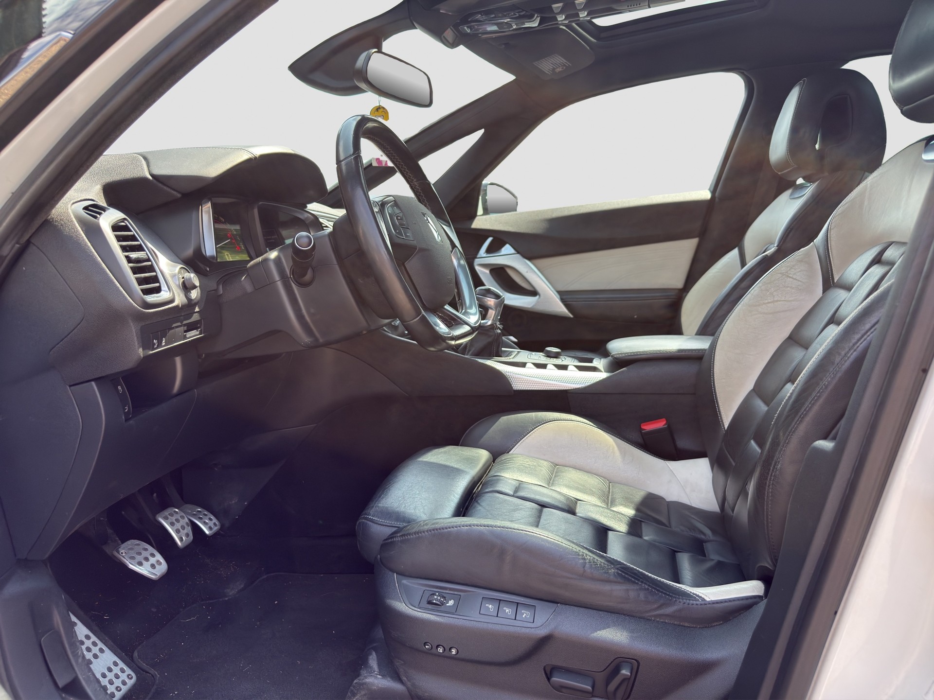 DS AUTOMOBILES DS5 1.6 Turbo SO Chic-image-9