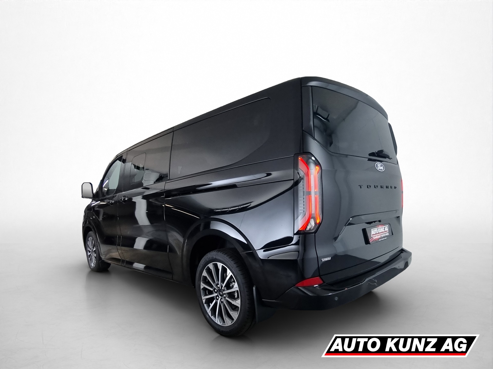 FORD Tourneo Custom Titanium X L2H1 8-Plätzer-showroom-element-3