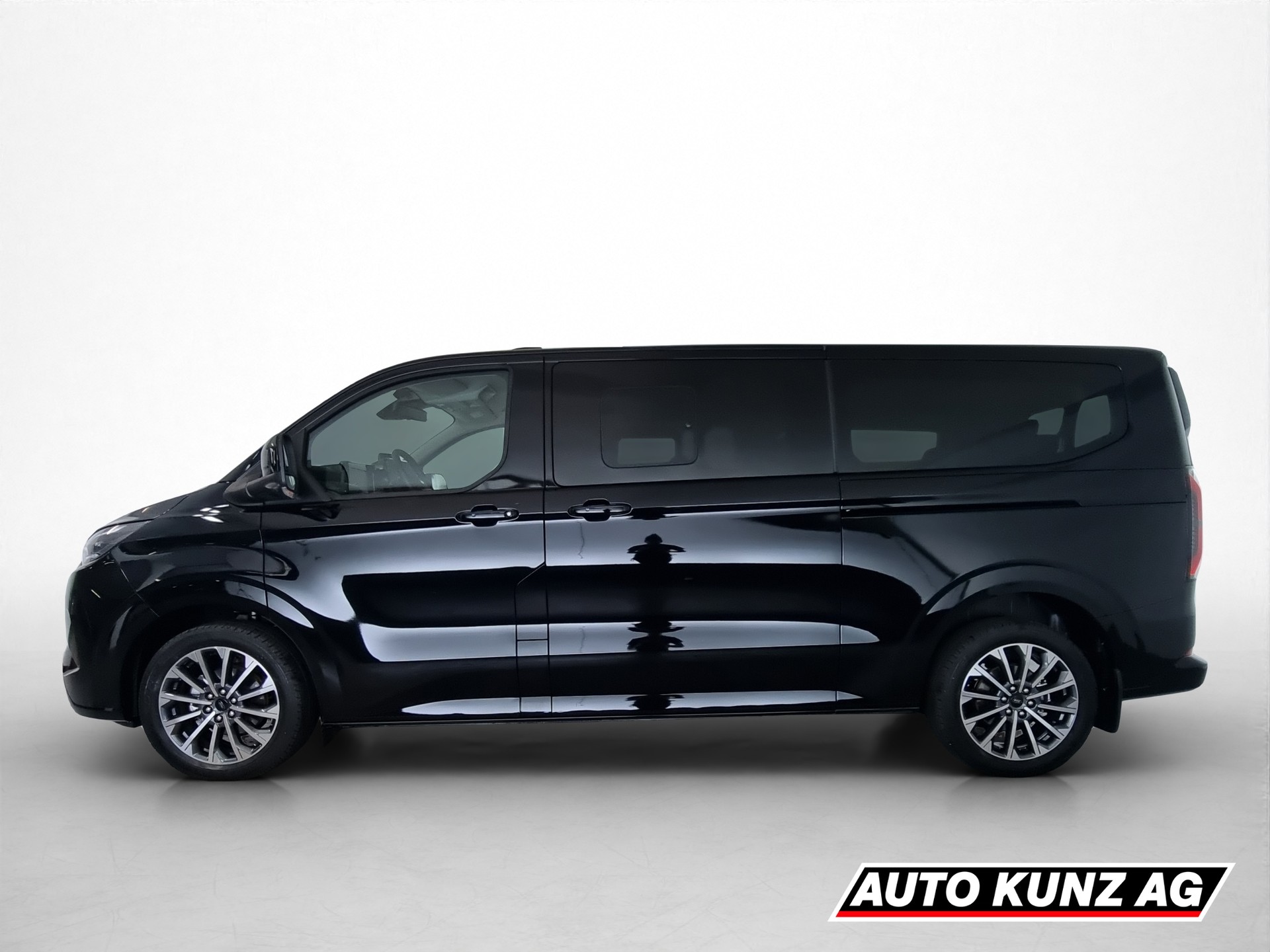 FORD Tourneo Custom Titanium X L2H1 8-Plätzer-showroom-element-2