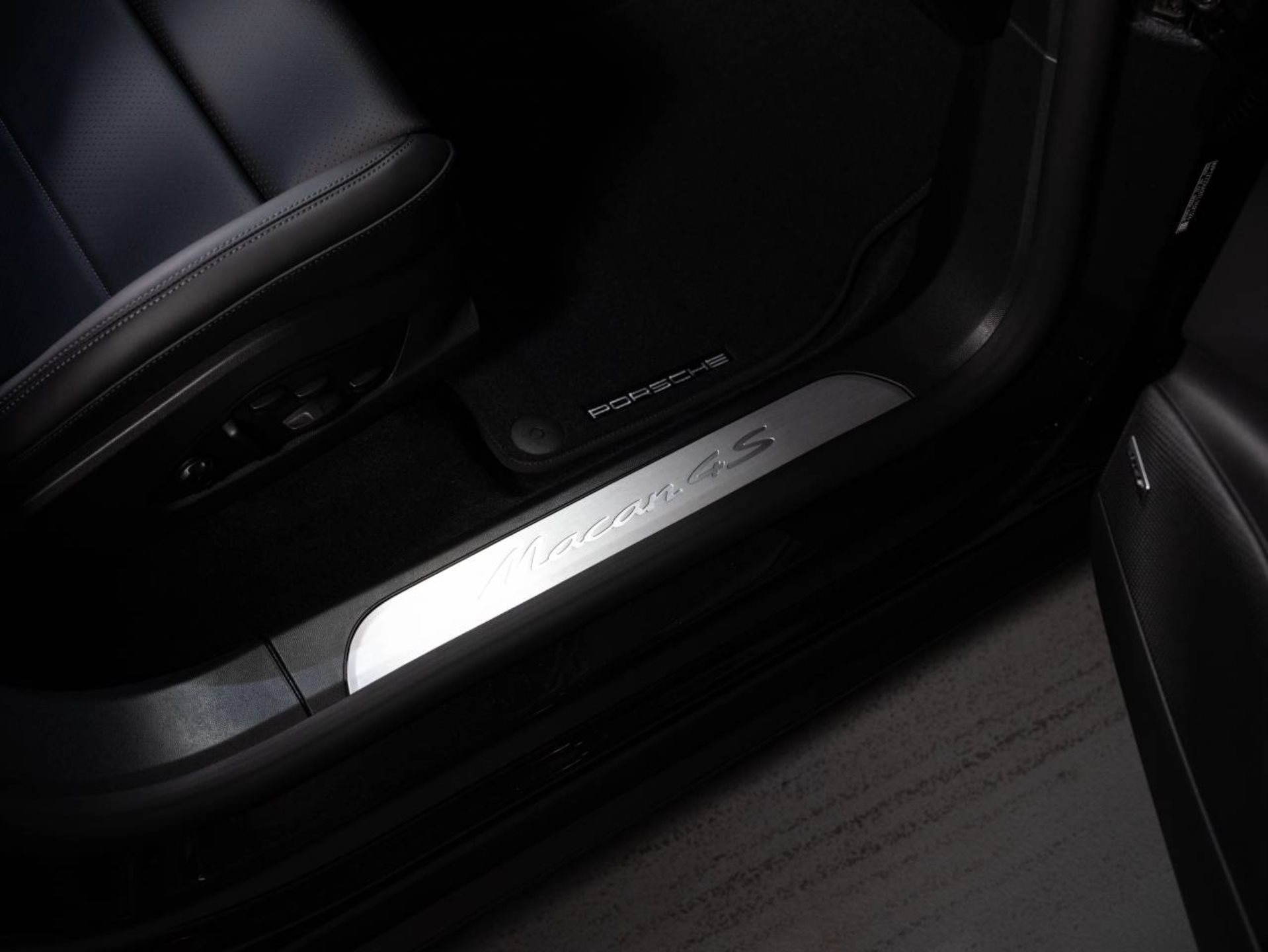 PORSCHE Macan 4S-image-12