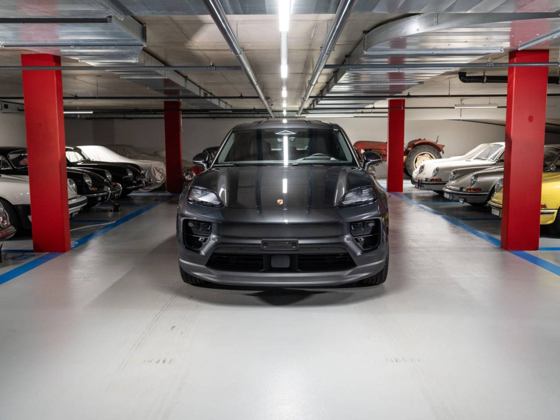 PORSCHE Macan 4S-showroom-element-1