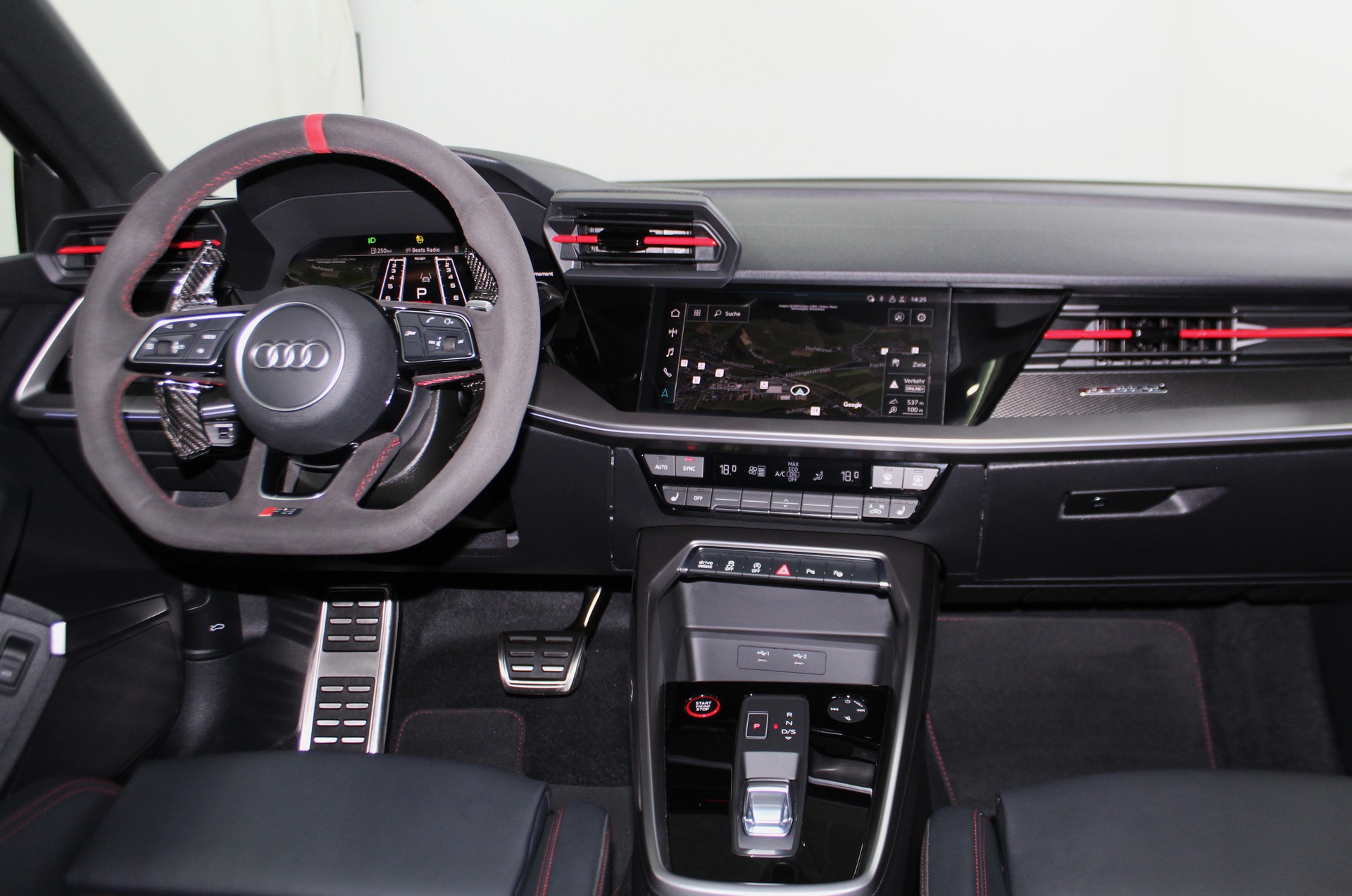 AUDI RS3 Sportback 2.5 TSI quattro S-tronic RS-Designpaket plus rot / Maxton Kit / CH-Fahrzeug-image-12