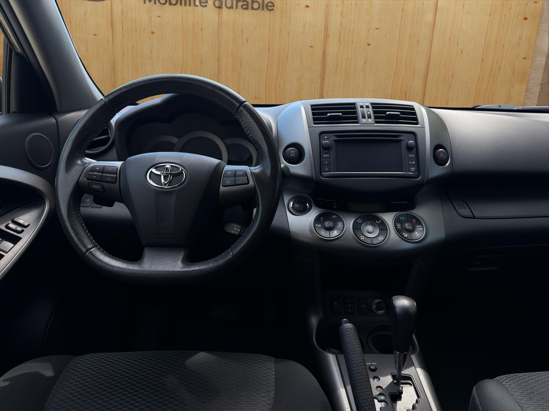 TOYOTA RAV4 2.0i VMa Style MdS-image-8