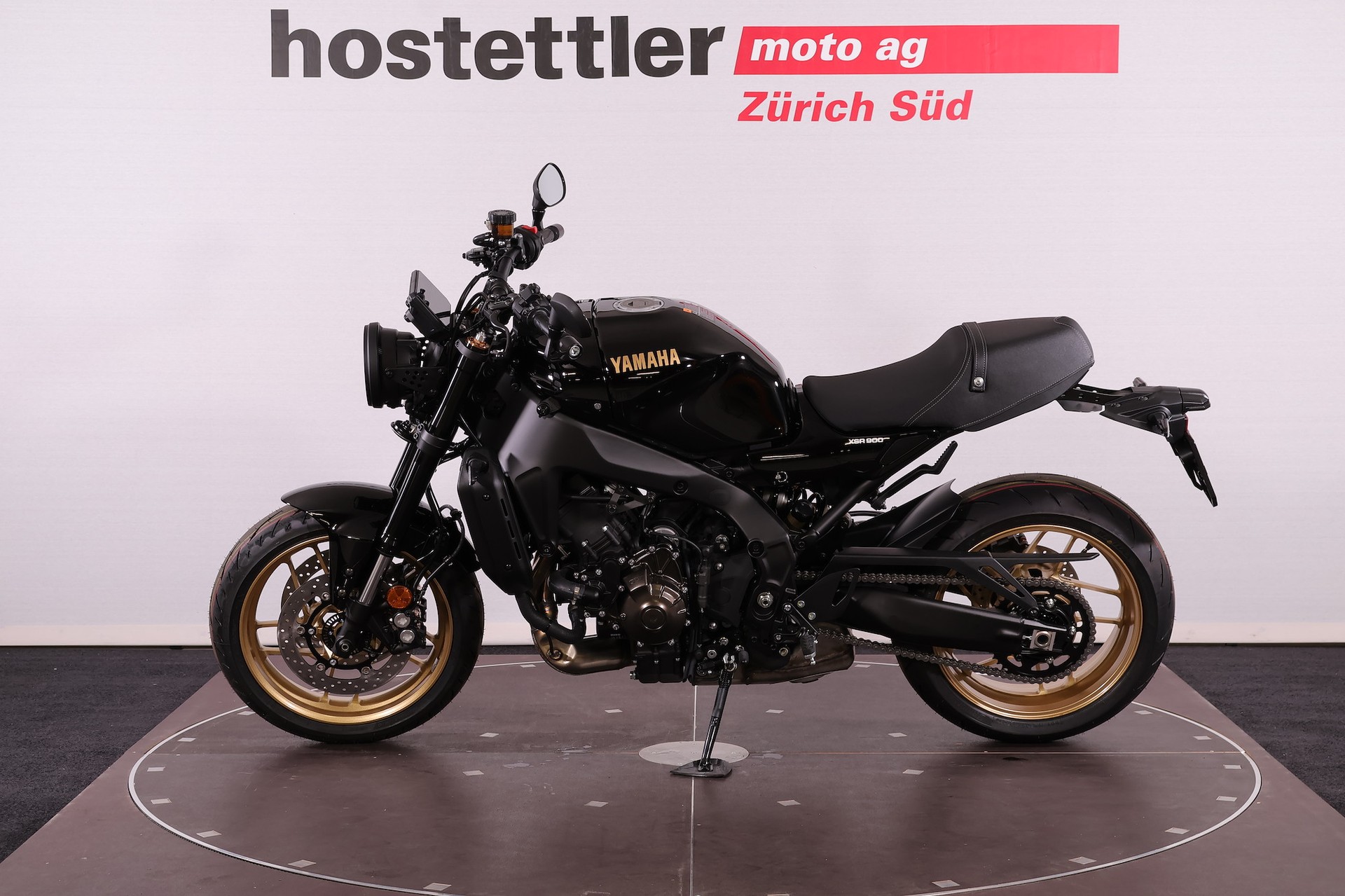 YAMAHA XSR 900-image-0