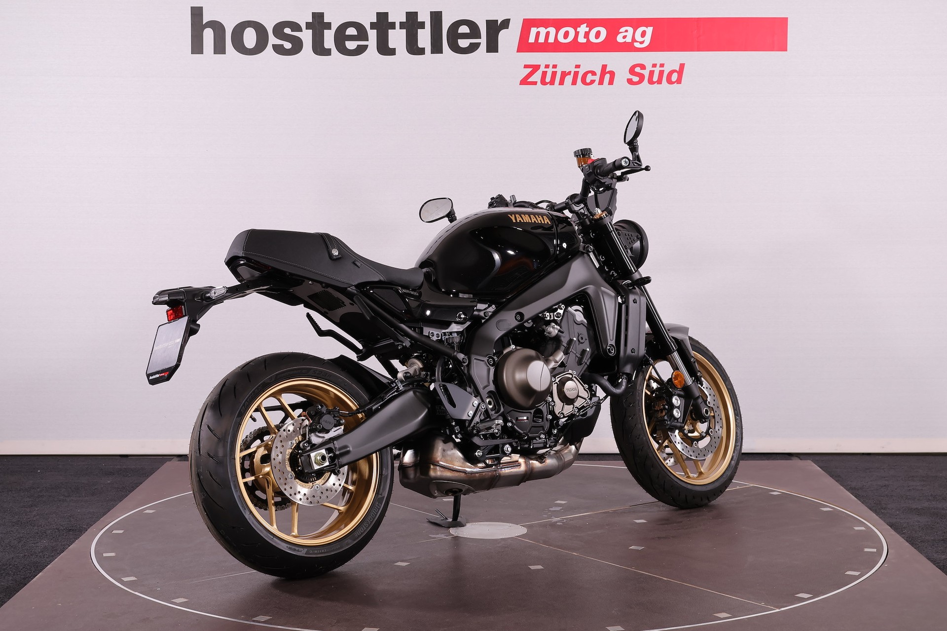 YAMAHA XSR 900-image-2