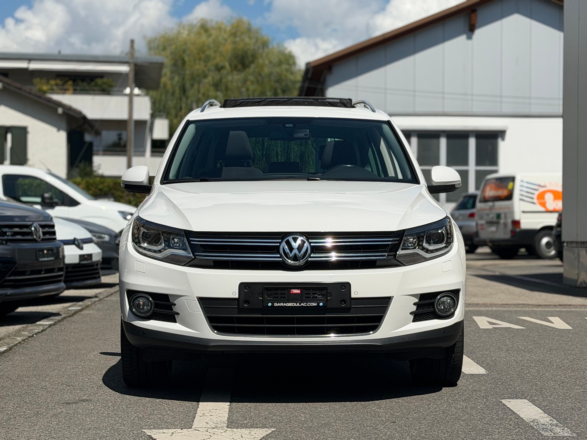 VW Tiguan 2.0 TDI BlueMotion Sport&Style 4Motion CROCHET D'ATTELAGE-showroom-element-1