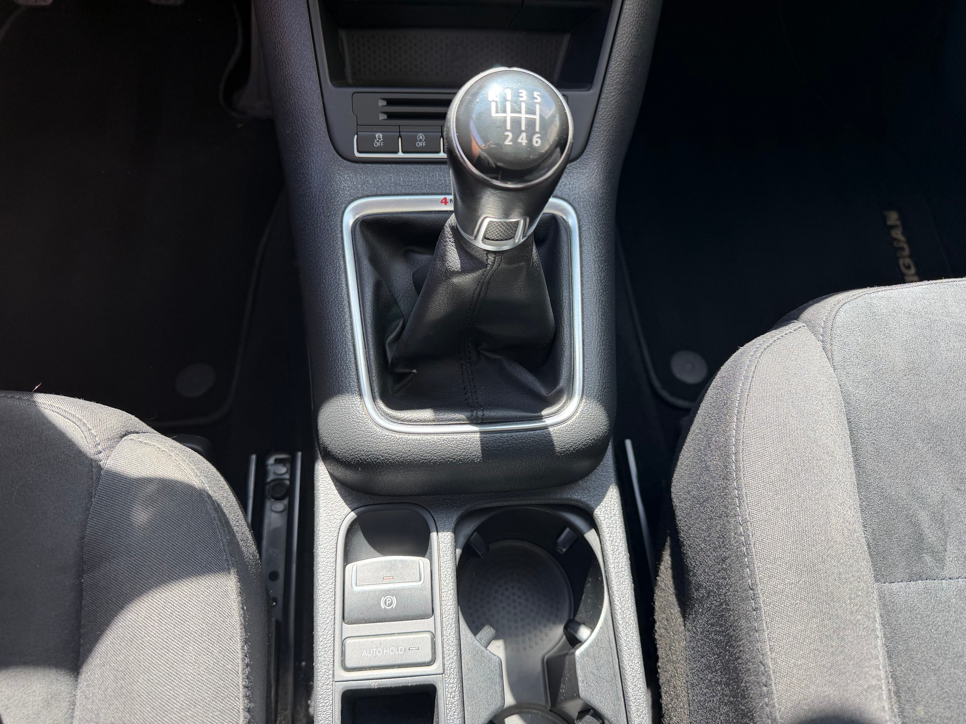 VW Tiguan 2.0 TDI BlueMotion Sport&Style 4Motion CROCHET D'ATTELAGE-image-17