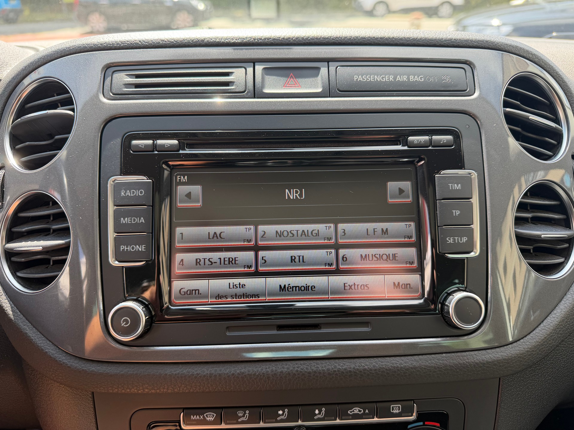 VW Tiguan 2.0 TDI BlueMotion Sport&Style 4Motion CROCHET D'ATTELAGE-image-14