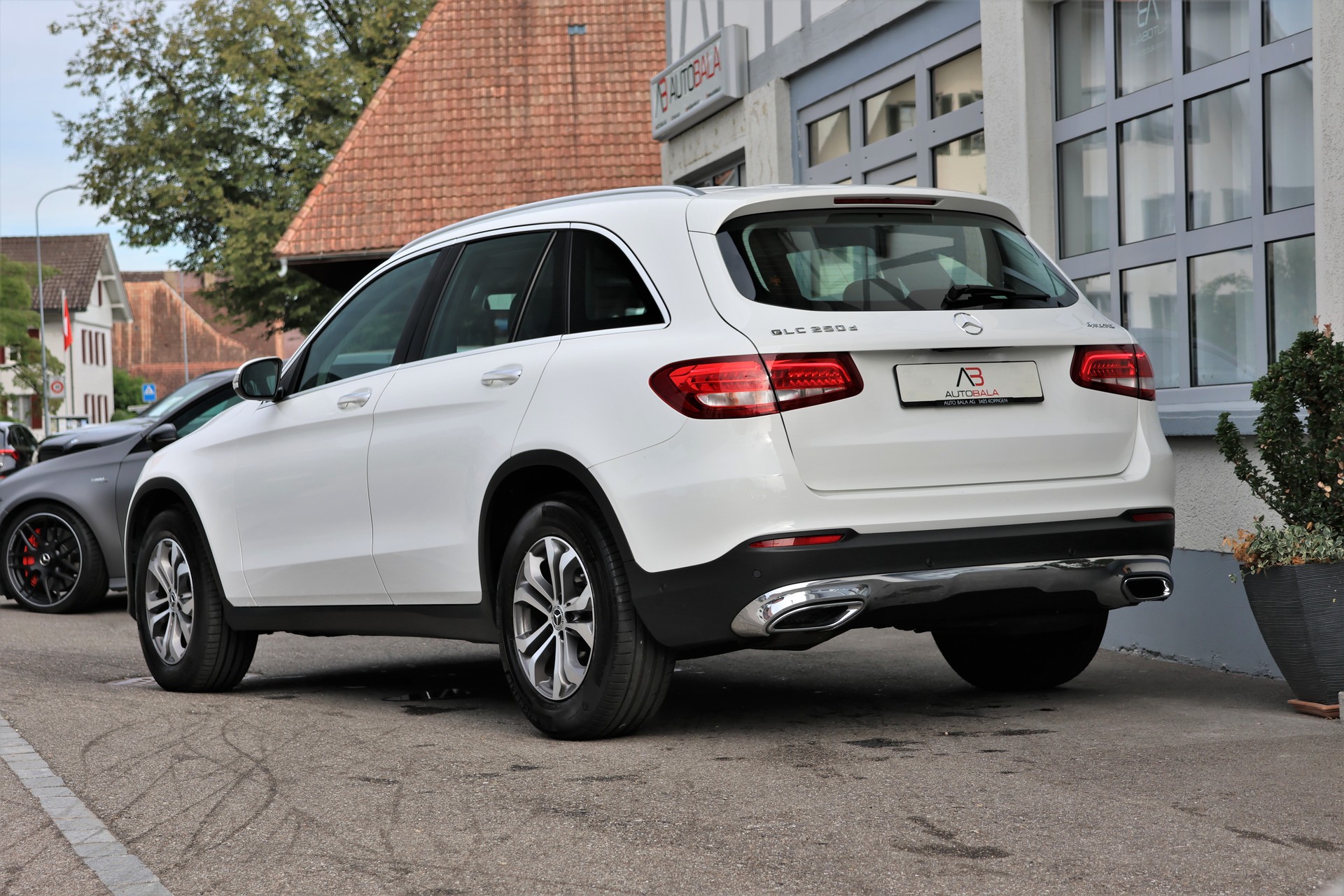 MERCEDES-BENZ GLC 250 d Exclusive 4Matic 9G-Tronic (CH)-showroom-element-2