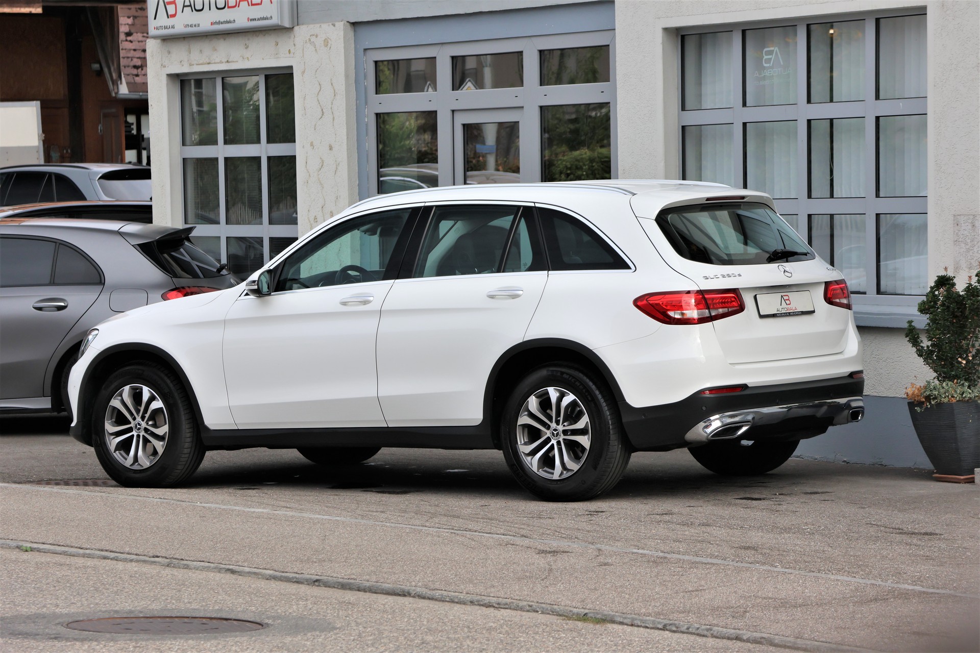 MERCEDES-BENZ GLC 250 d Exclusive 4Matic 9G-Tronic (CH)-image-4