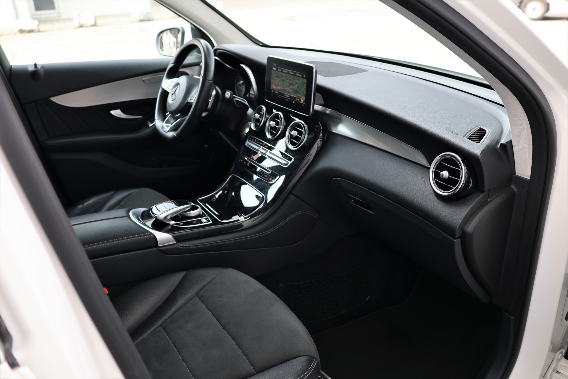 MERCEDES-BENZ GLC 250 d Exclusive 4Matic 9G-Tronic (CH)-image-18