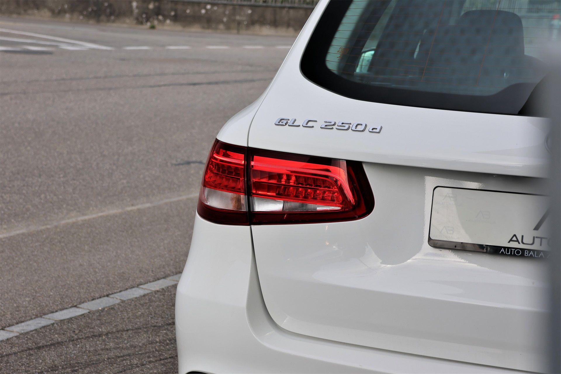 MERCEDES-BENZ GLC 250 d Exclusive 4Matic 9G-Tronic (CH)-image-5