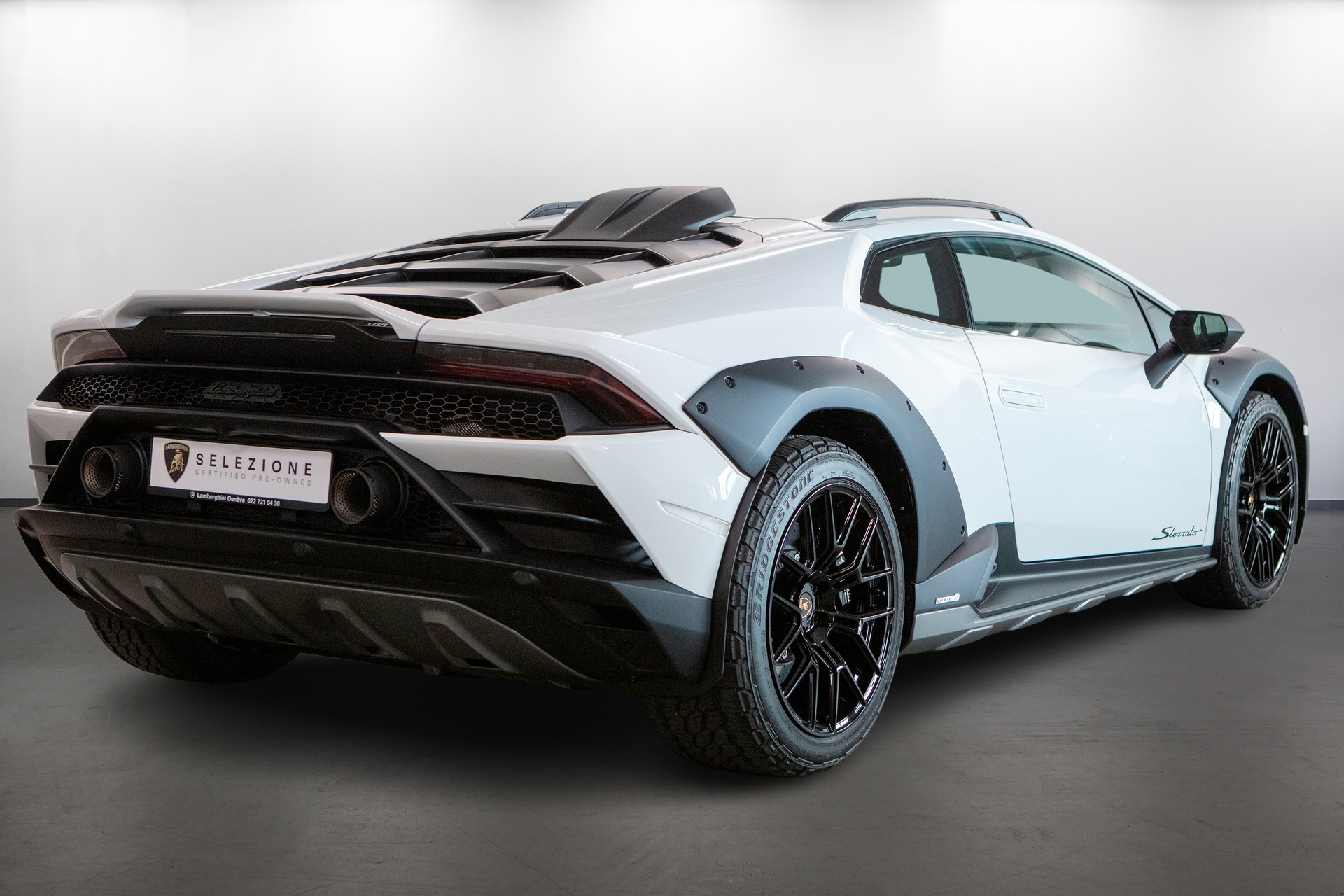 LAMBORGHINI Huracán Sterrato Coupé DCT-showroom-element-2