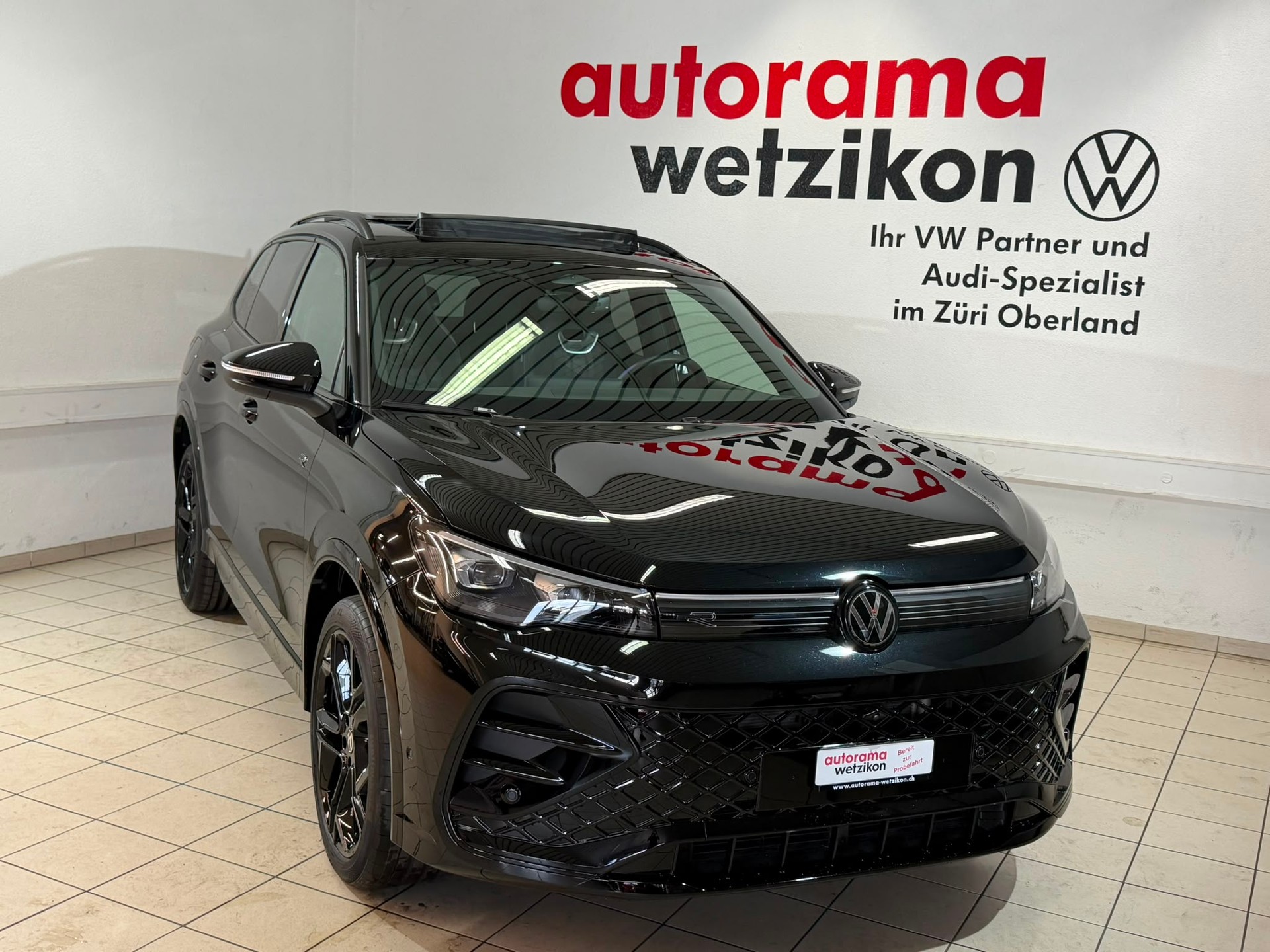 VW Tiguan 2.0 TSI DSG R-Line 4Motion-showroom-element-1