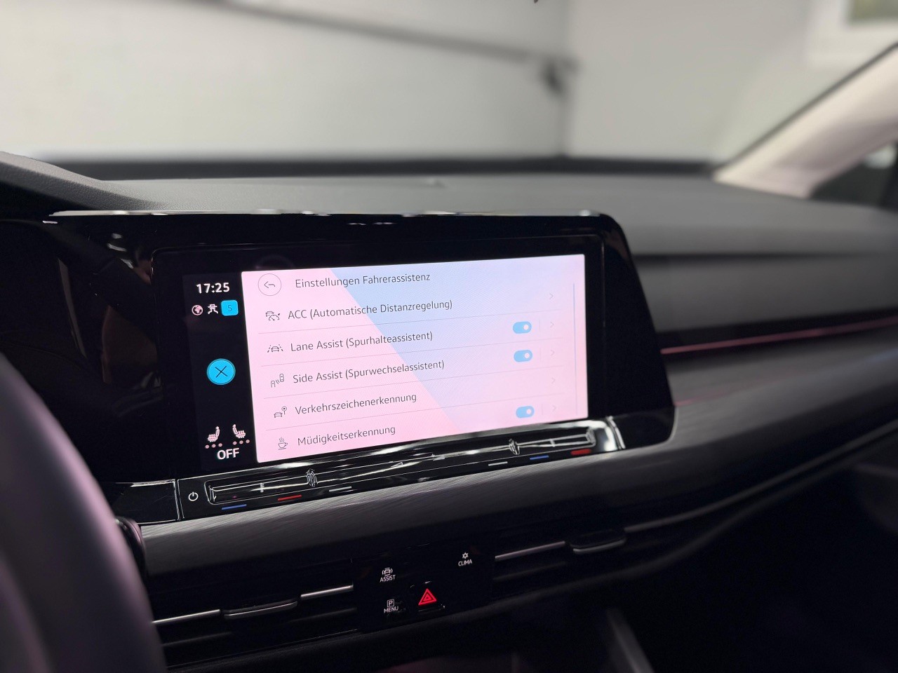 VW Golf 1.5 eTSI mHEV ACT Style DSG | CH-Auto | ACC | Rückfahrkamera | CarPlay | Ambiente | Full Assistenten-image-22
