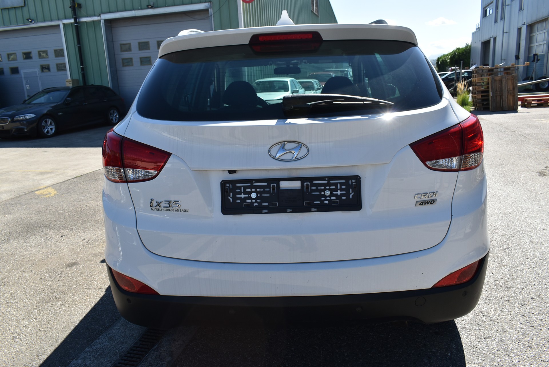 HYUNDAI iX 35 2.0 CRDi Premium 4WD Automatic-image-7
