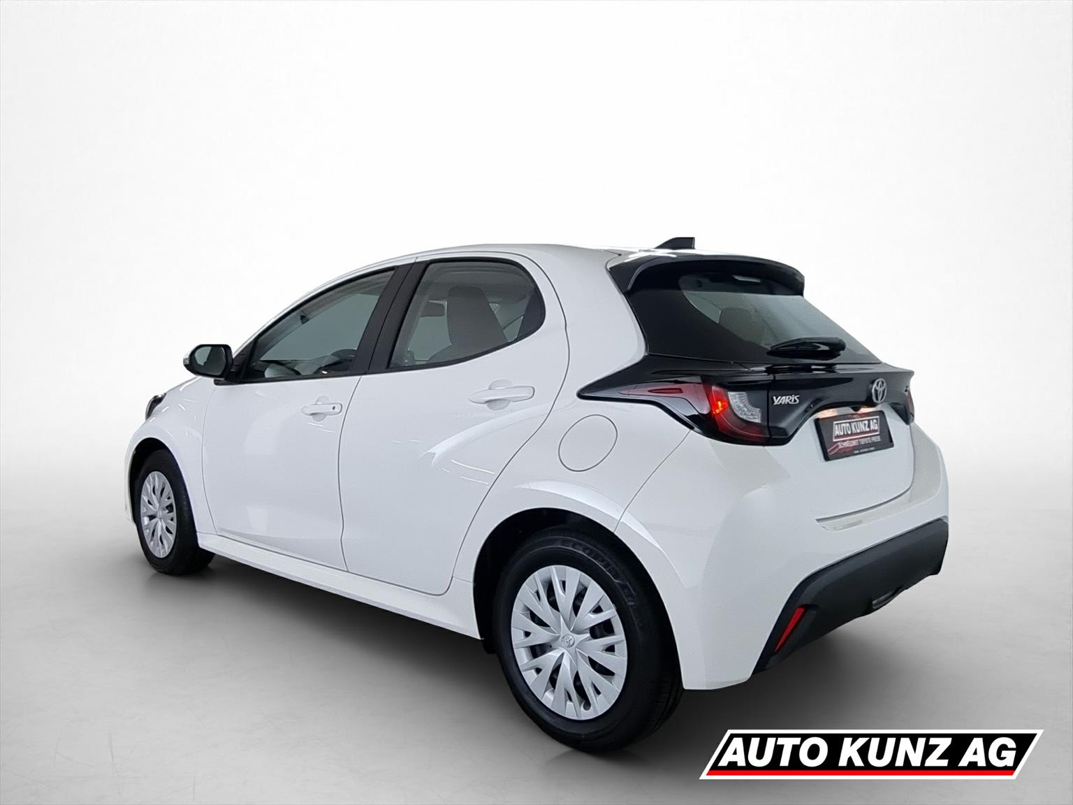 TOYOTA Yaris 1.5 Hybrid Active-showroom-element-3