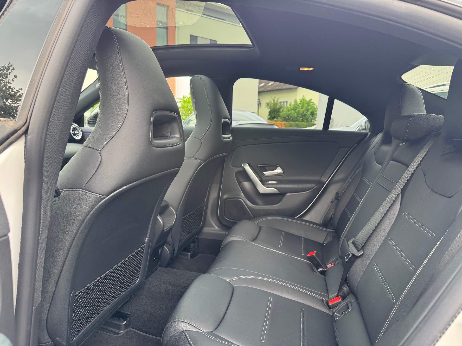 MERCEDES-BENZ CLA 200 AMG Line 7G-DCT-image-19