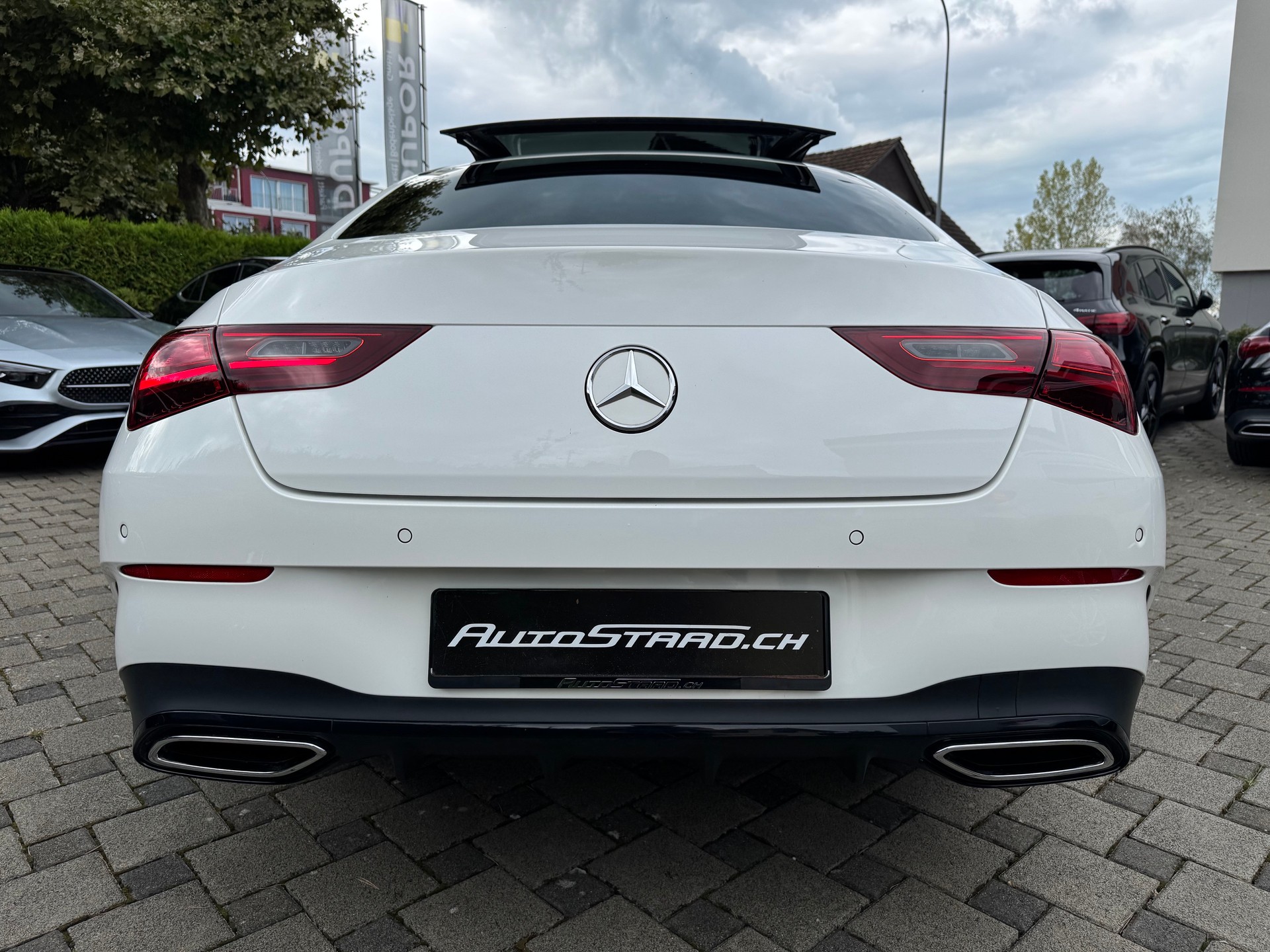 MERCEDES-BENZ CLA 200 AMG Line 7G-DCT-image-4