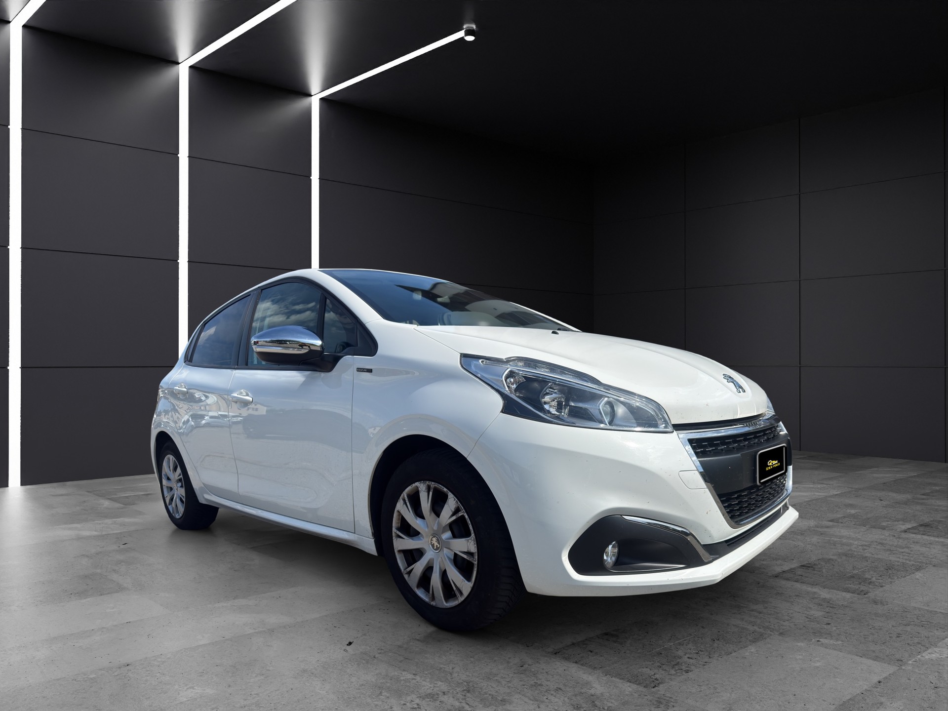 PEUGEOT 208 1.2 PureTech Signature-showroom-element-2