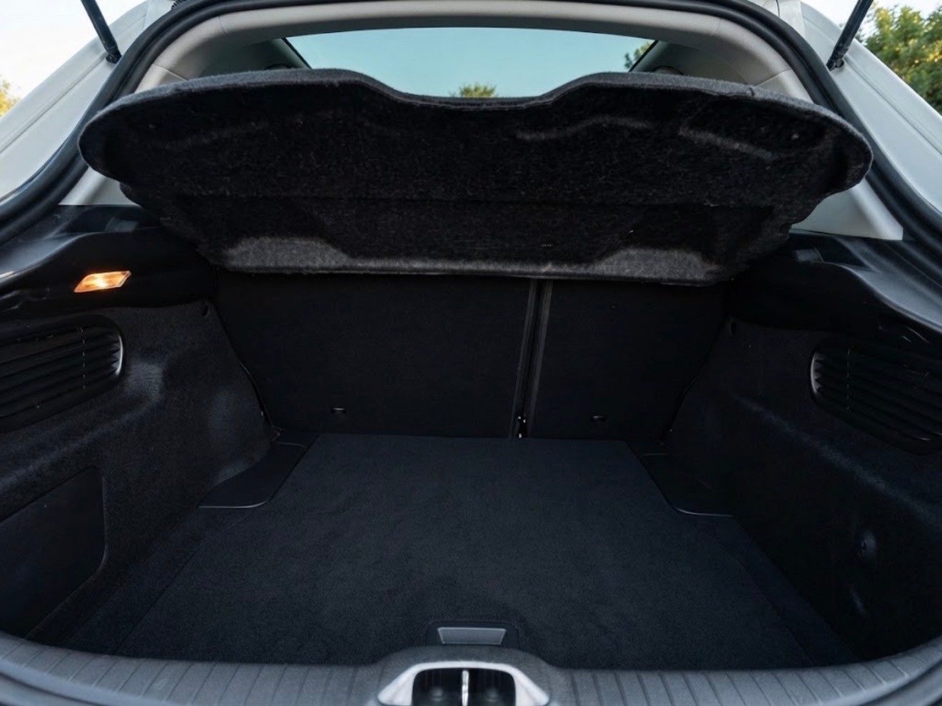PEUGEOT 208 1.2 PureTech Signature-image-8