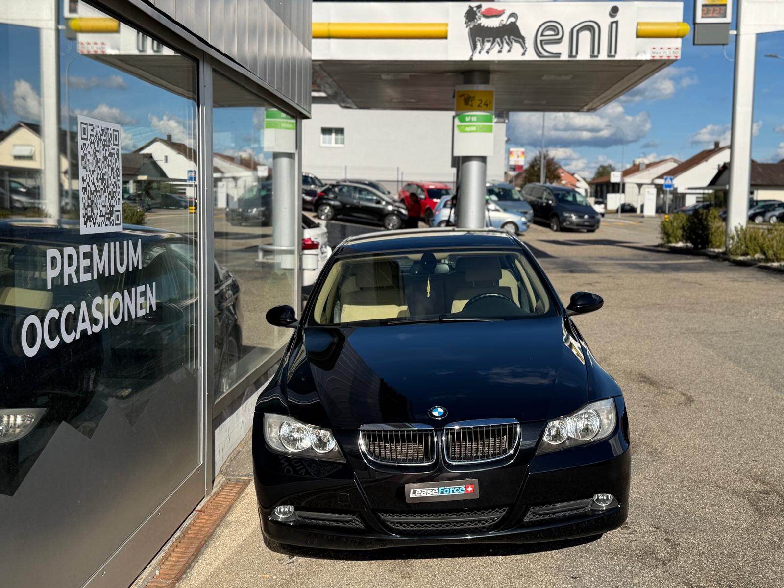 BMW 320i