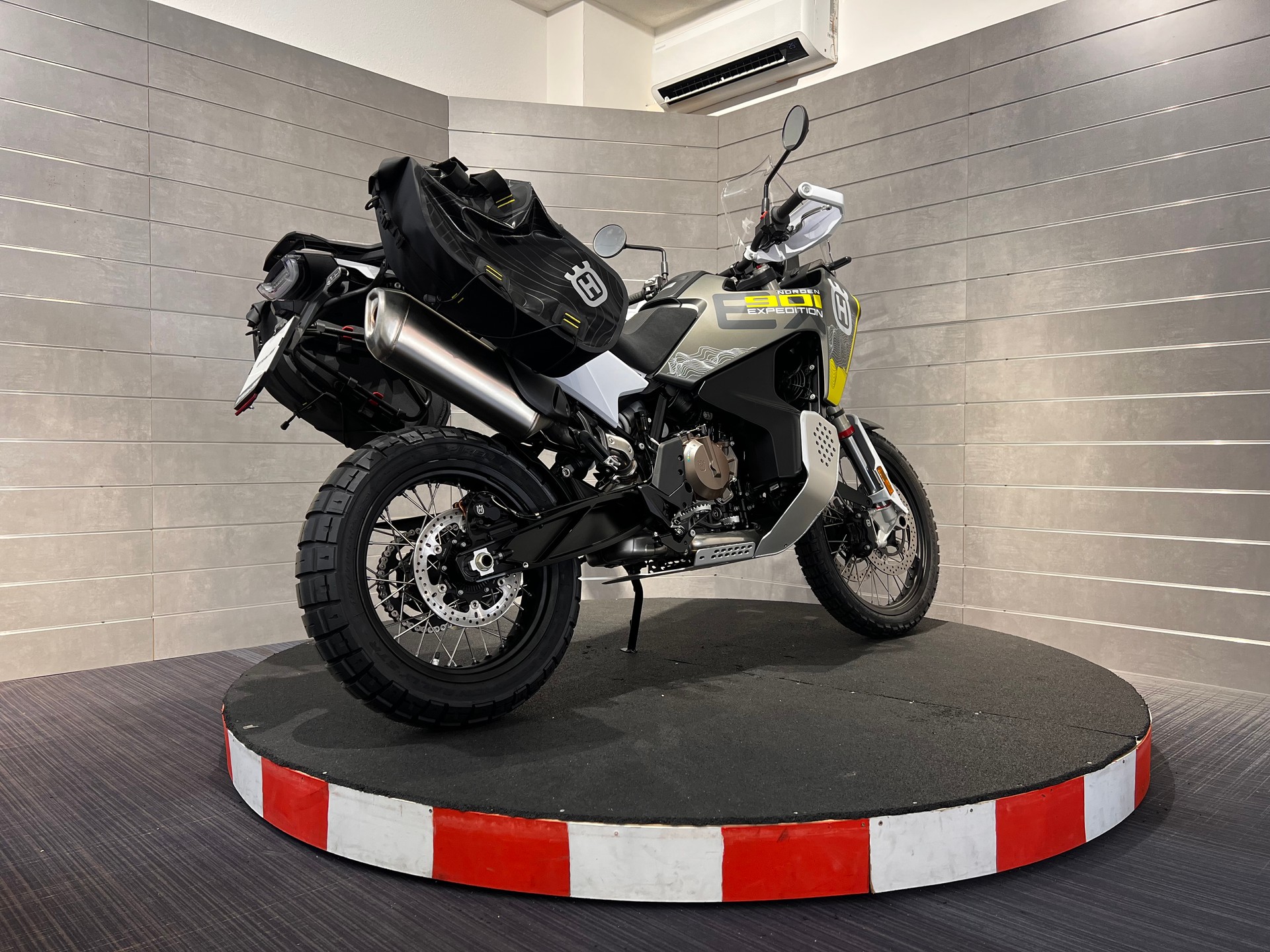 HUSQVARNA Norden 901 Expedition-image-5