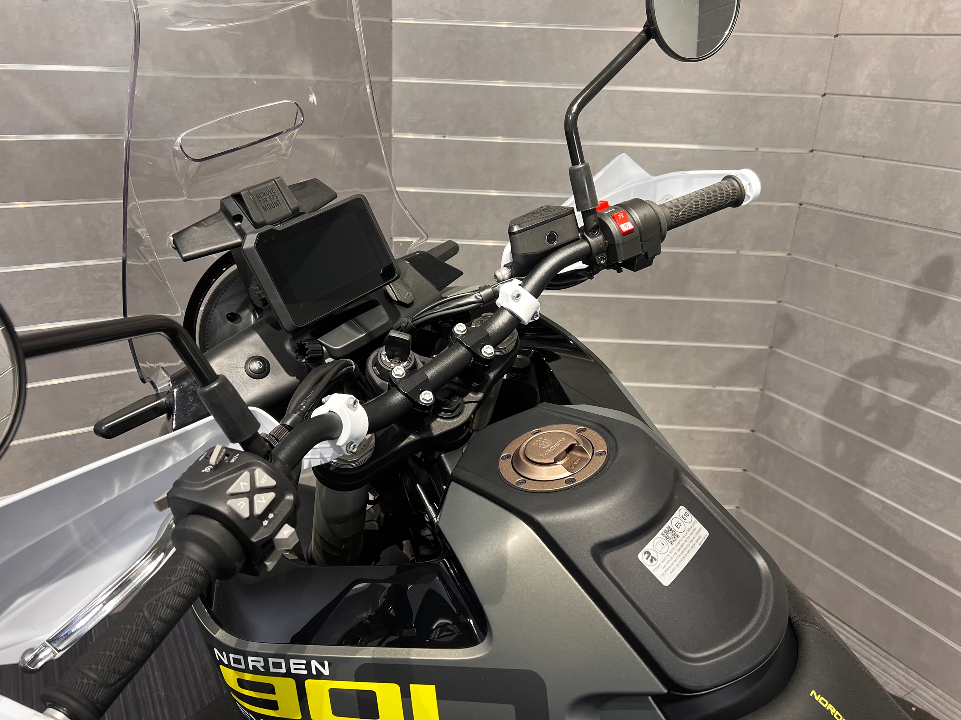HUSQVARNA Norden 901 Expedition-image-14
