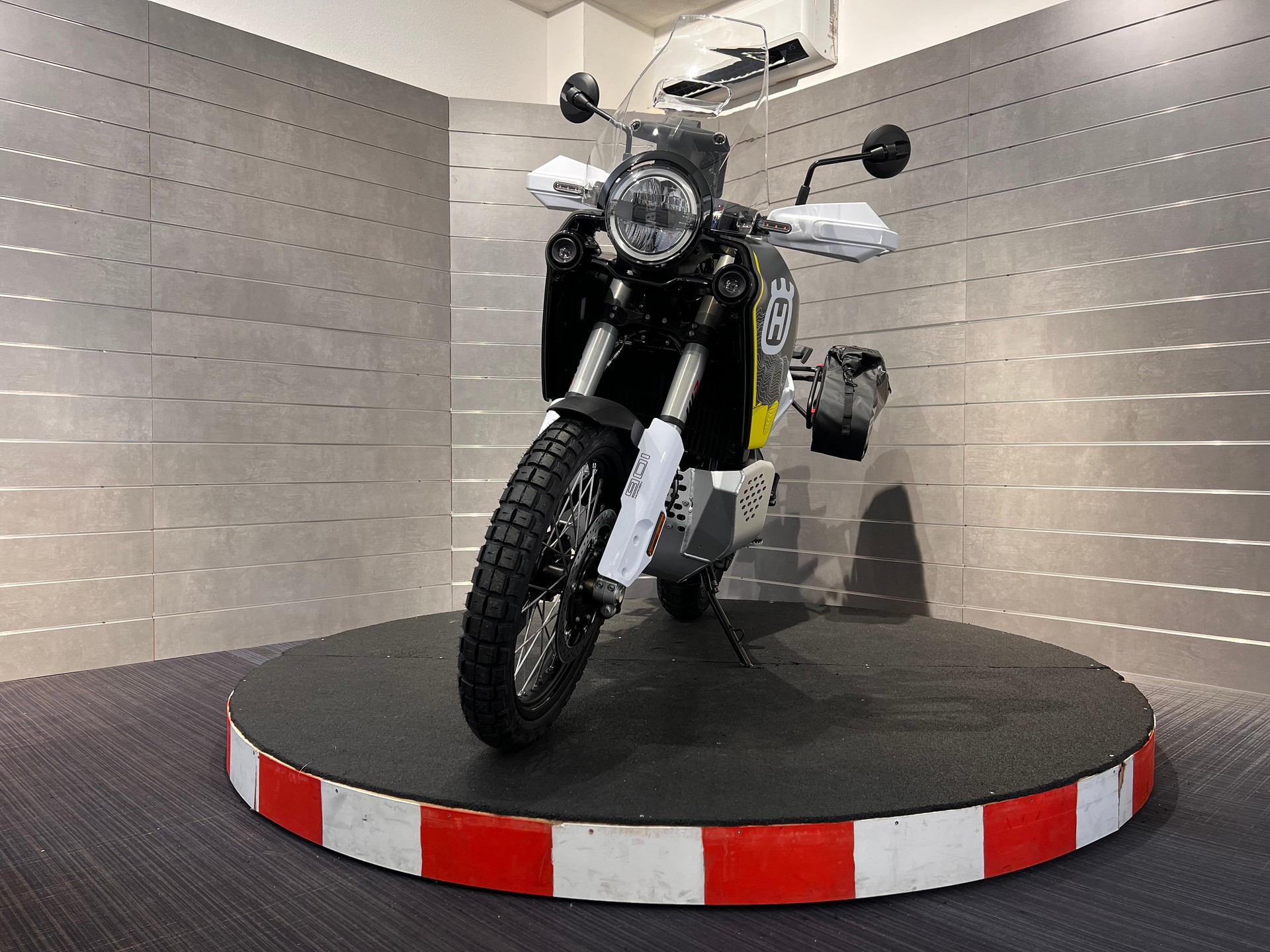 HUSQVARNA Norden 901 Expedition-image-0