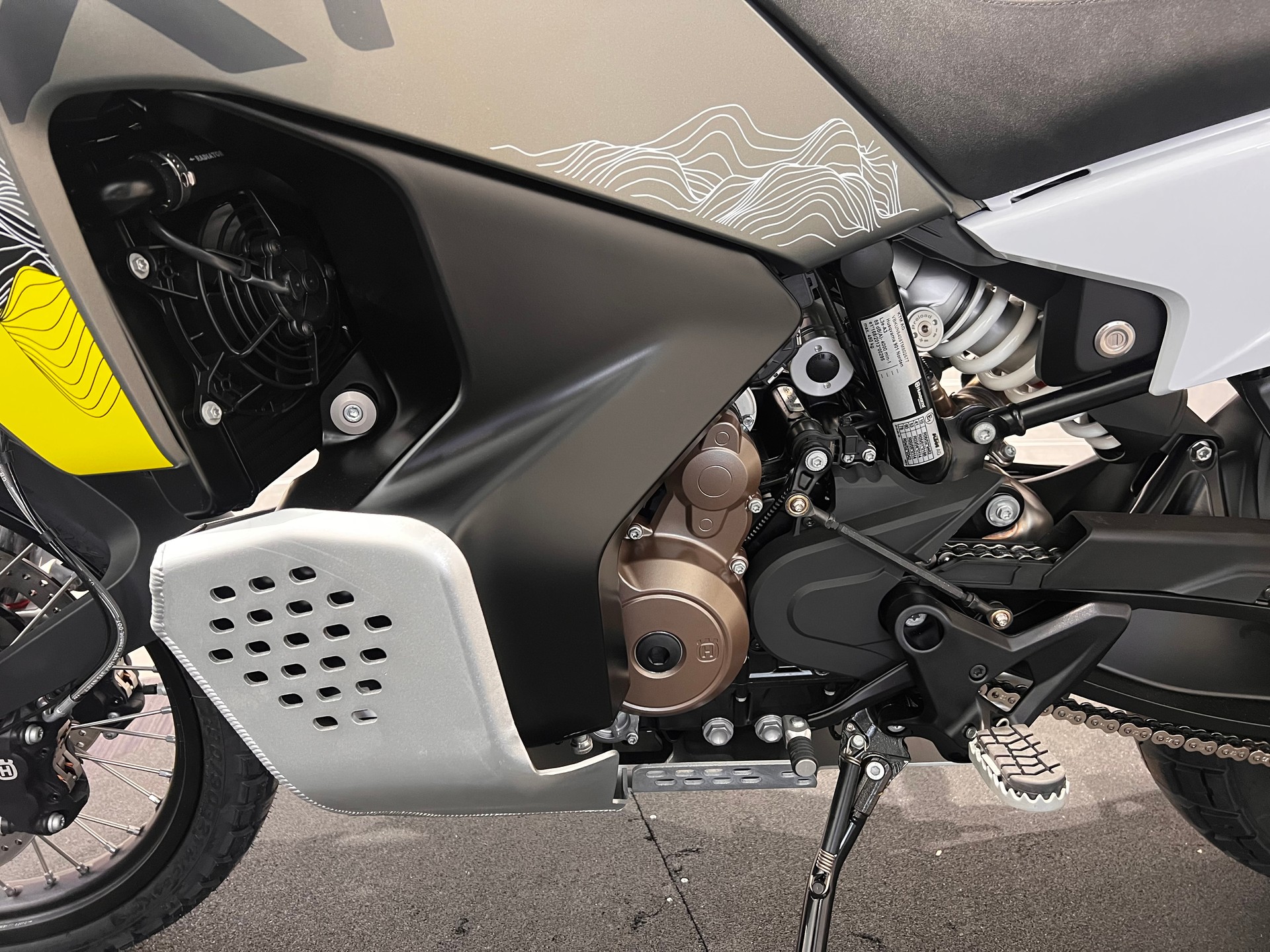 HUSQVARNA Norden 901 Expedition-image-13