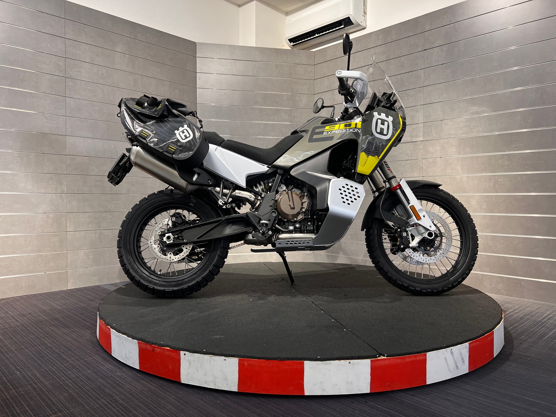 HUSQVARNA Norden 901 Expedition-image-6