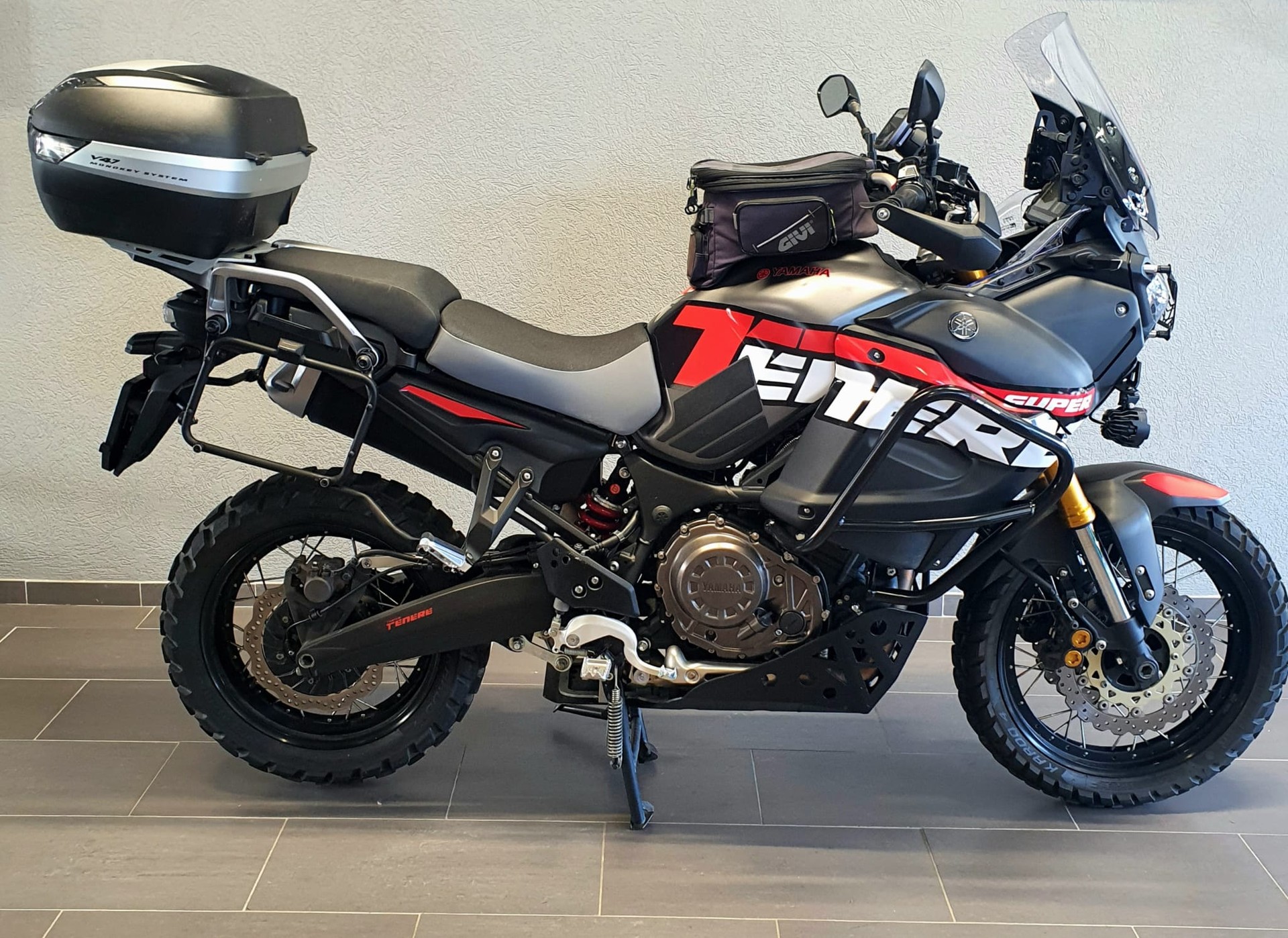 YAMAHA XT 1200 Z Super Ténéré-image-1
