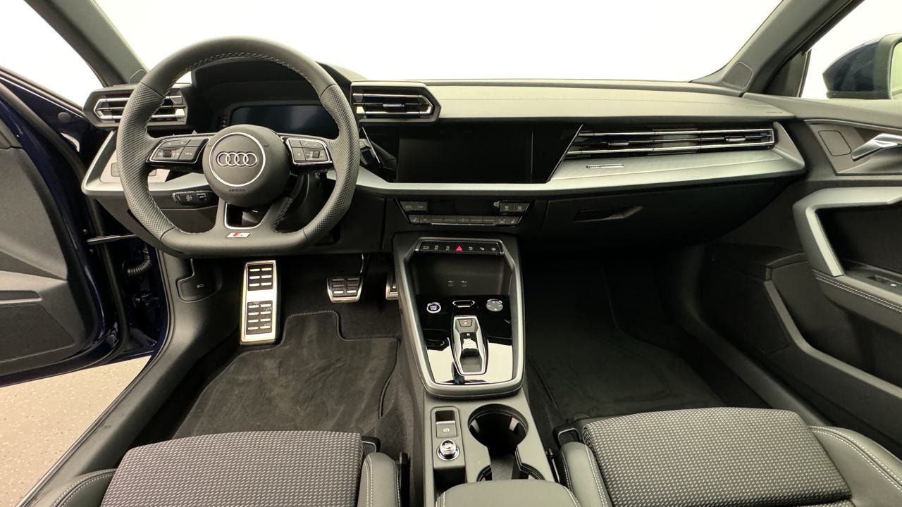AUDI A3 Sportback TFSI 110 kW S line S tronic-image-5