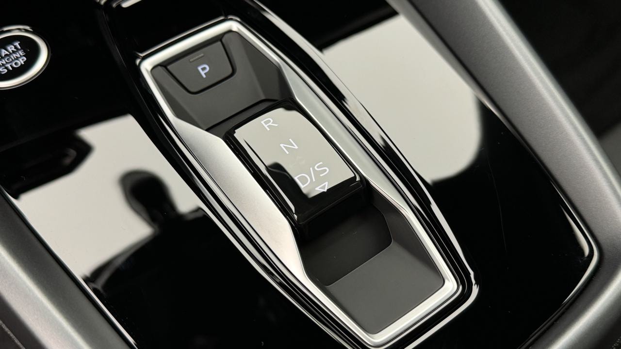AUDI A3 Sportback TFSI 110 kW S line S tronic-image-10