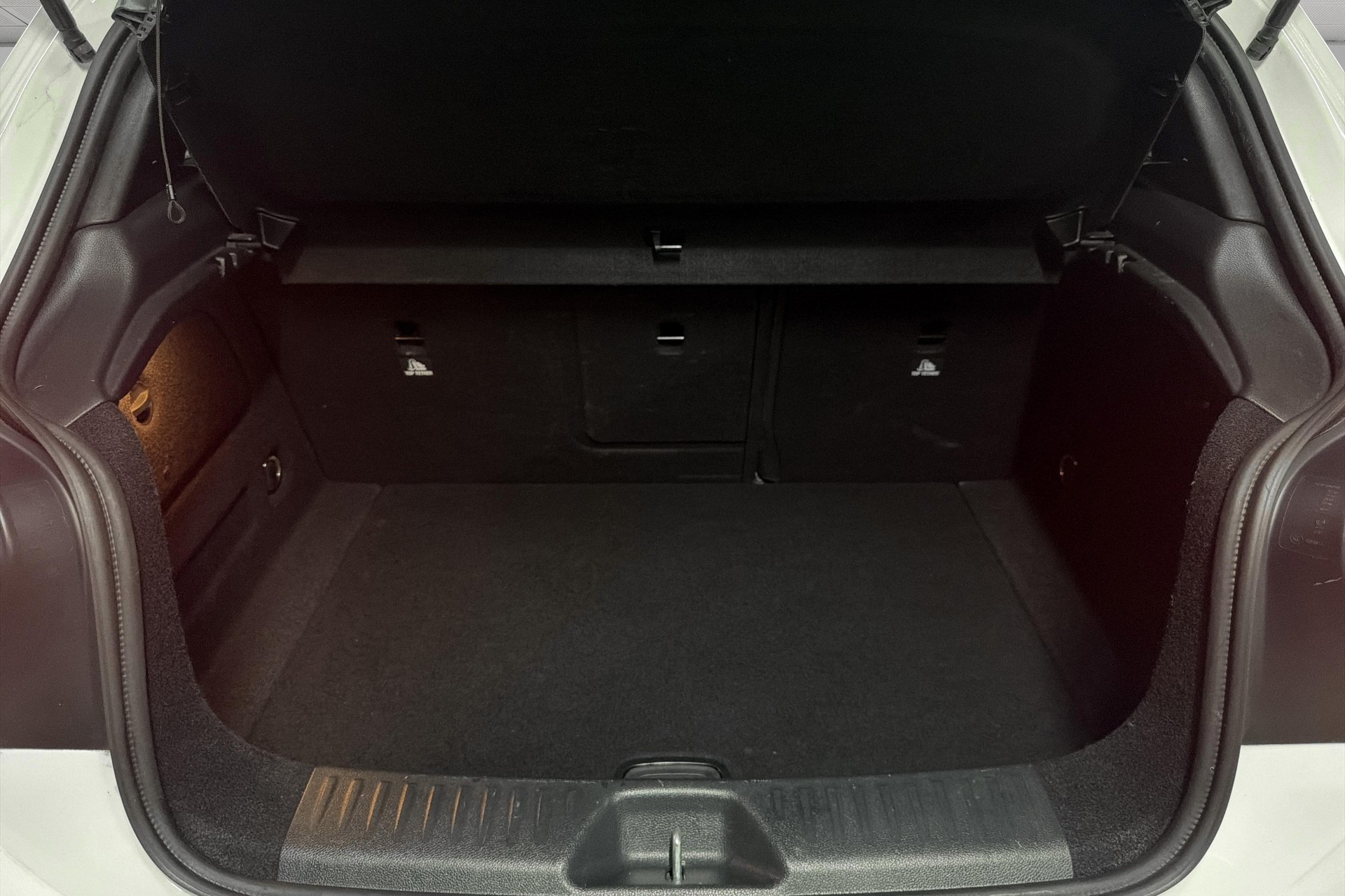 MERCEDES-BENZ A 200 CDI Night Star 7G-DCT-image-17