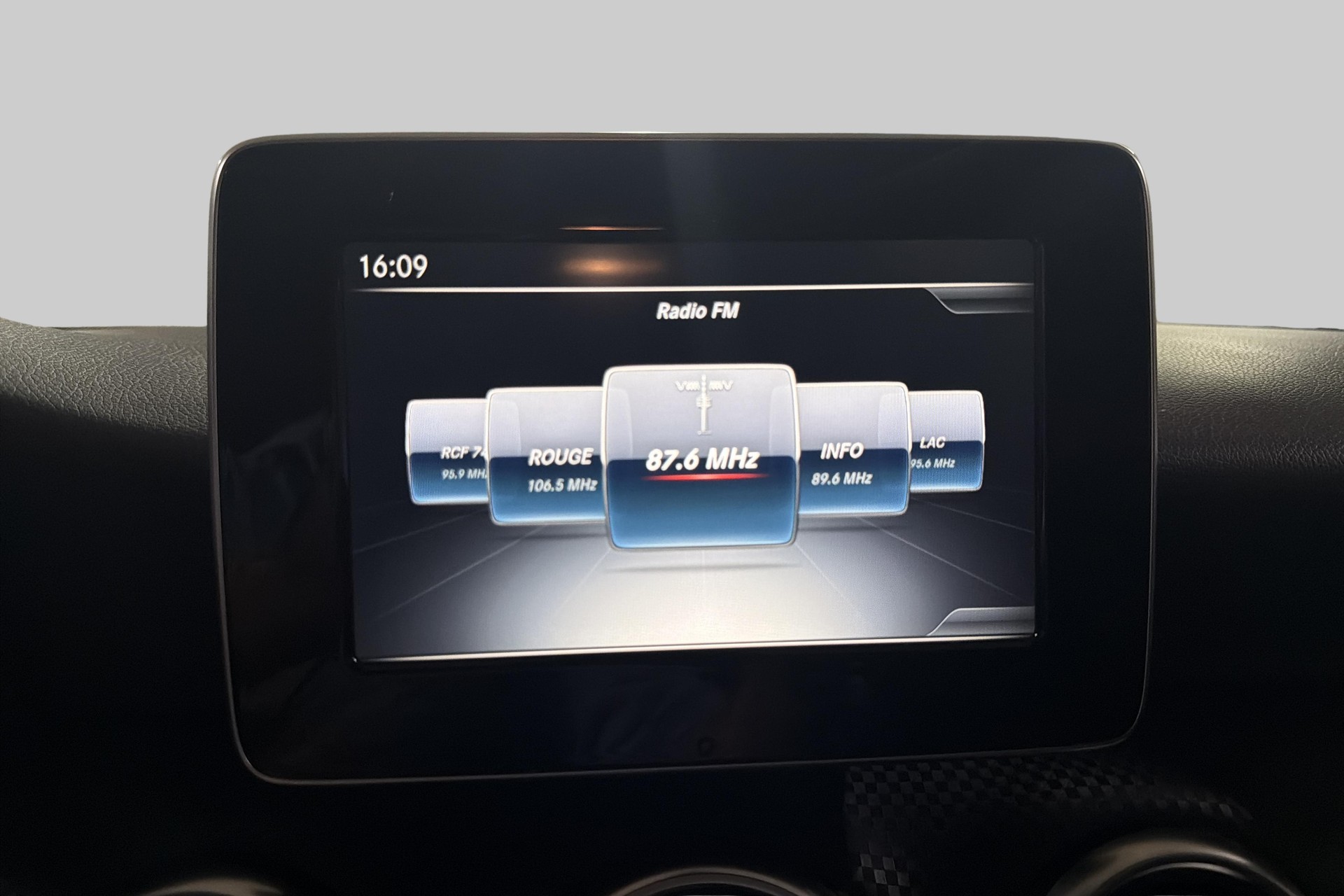 MERCEDES-BENZ A 200 CDI Night Star 7G-DCT-image-12