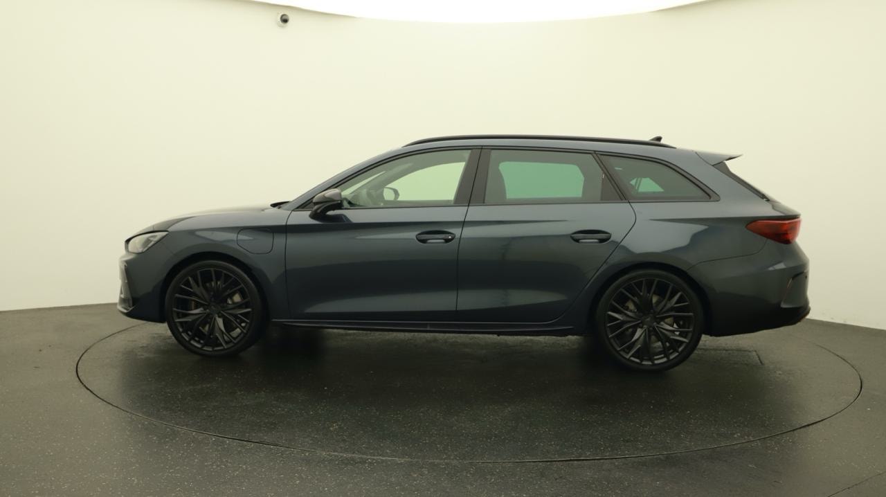 CUPRA LEON ST 1.5 e-HYBRID pHEV VZ Black Edition-showroom-element-1