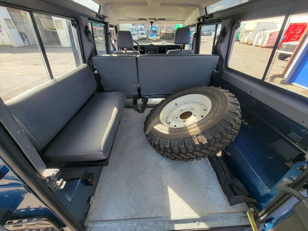 LAND ROVER Defender 110 SW 2.5 Td5-image-12