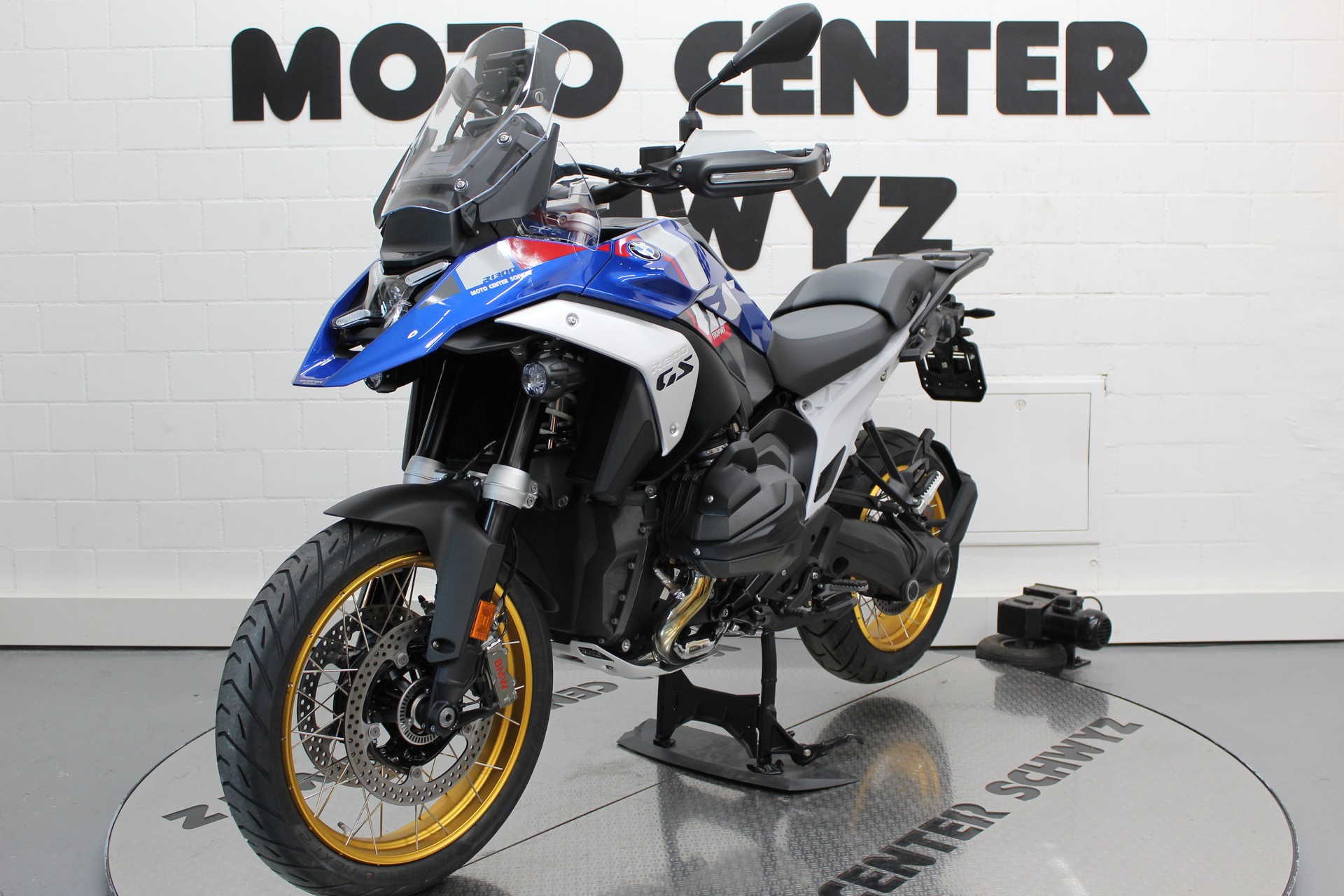 BMW R 1300 GS-image-2