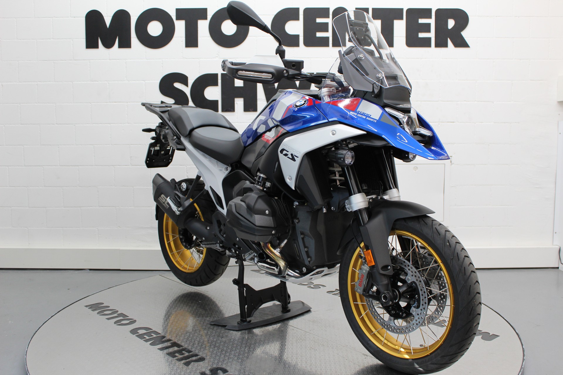 BMW R 1300 GS-image-1