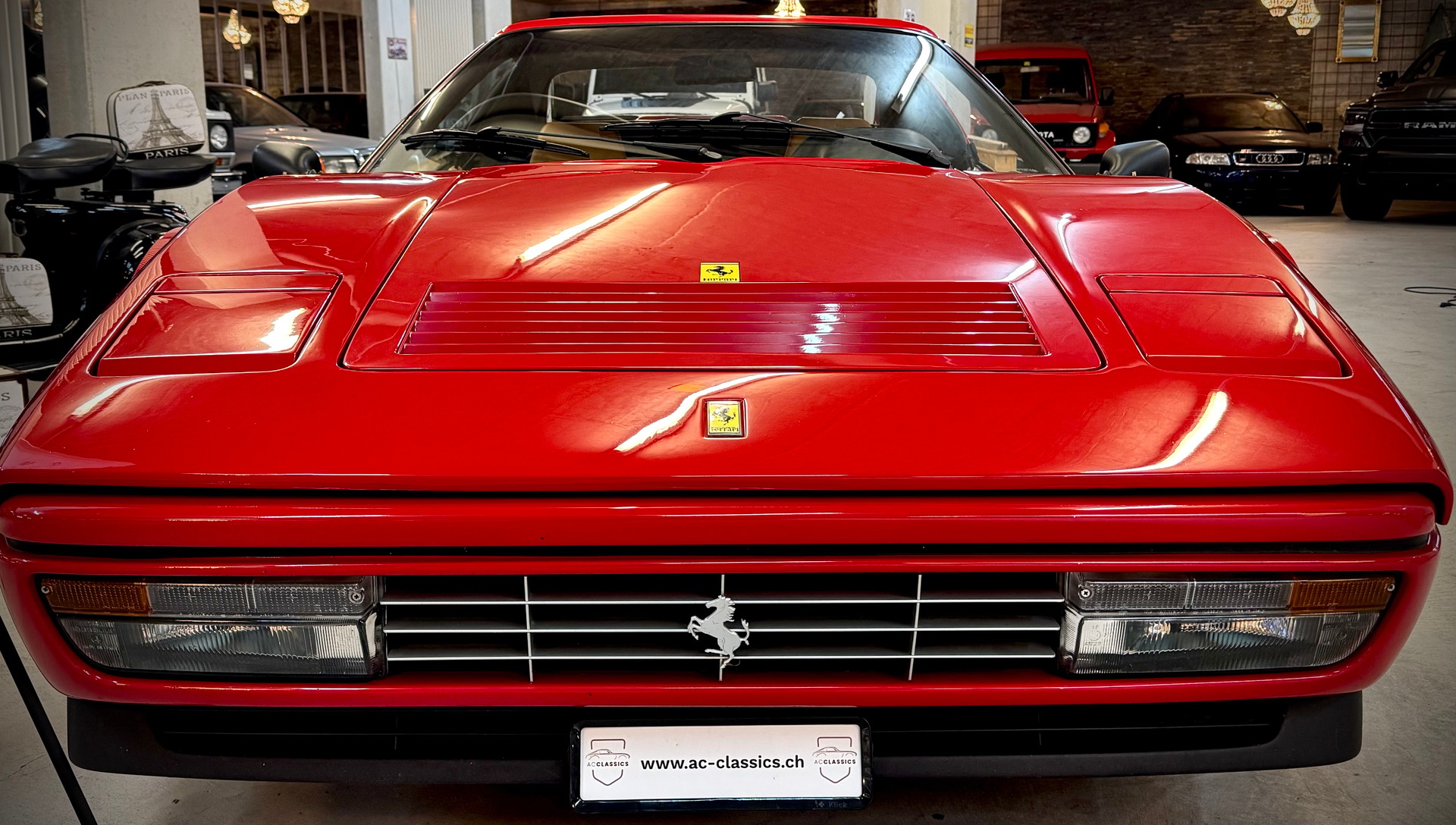 FERRARI GTS-showroom-element-3
