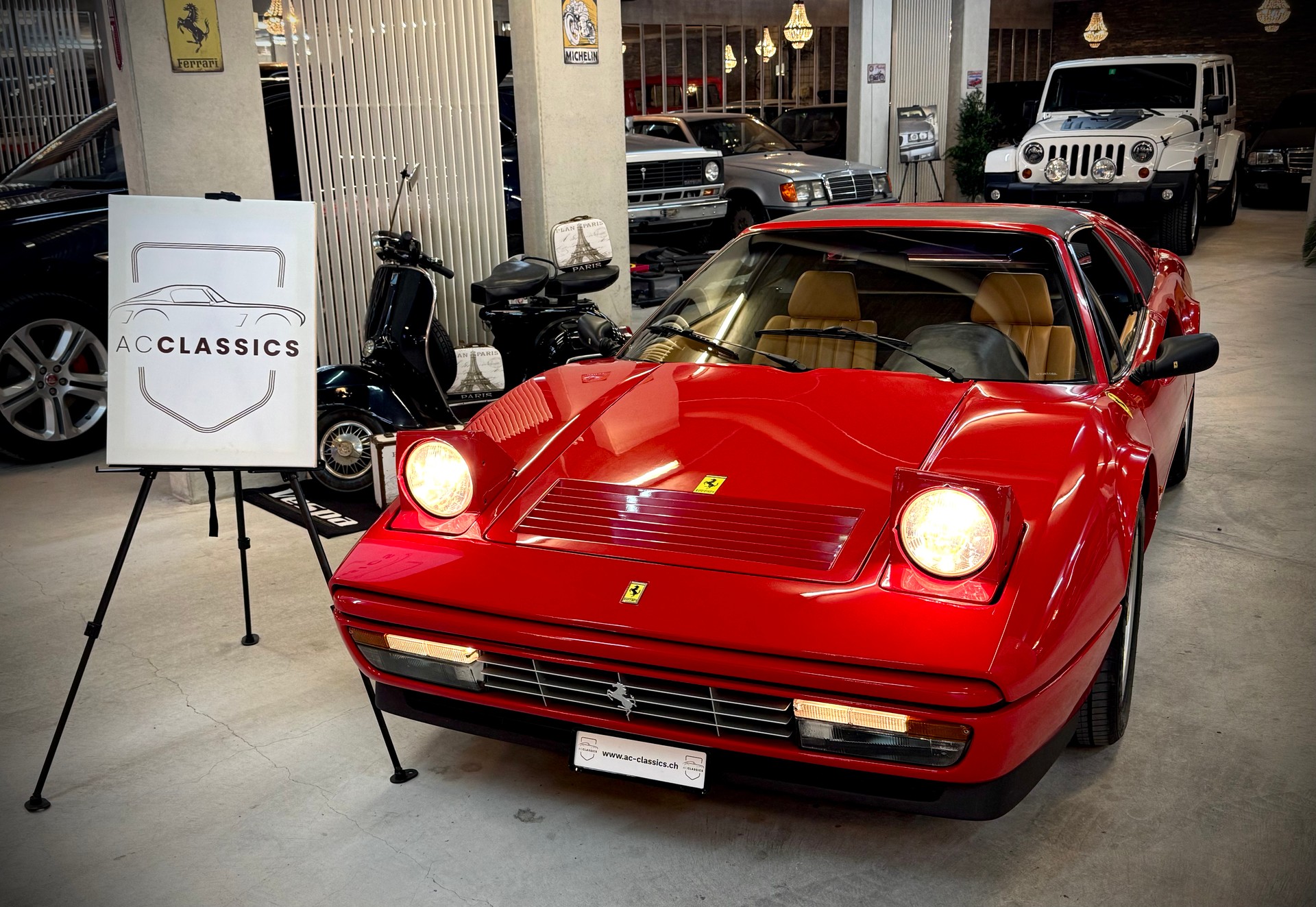 FERRARI GTS-showroom-element-1