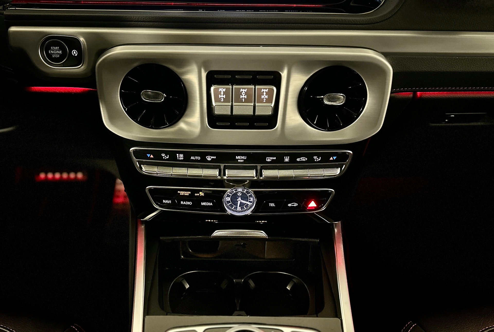 MERCEDES-BENZ G 400 d AMG Line 9G-Tronic-image-24
