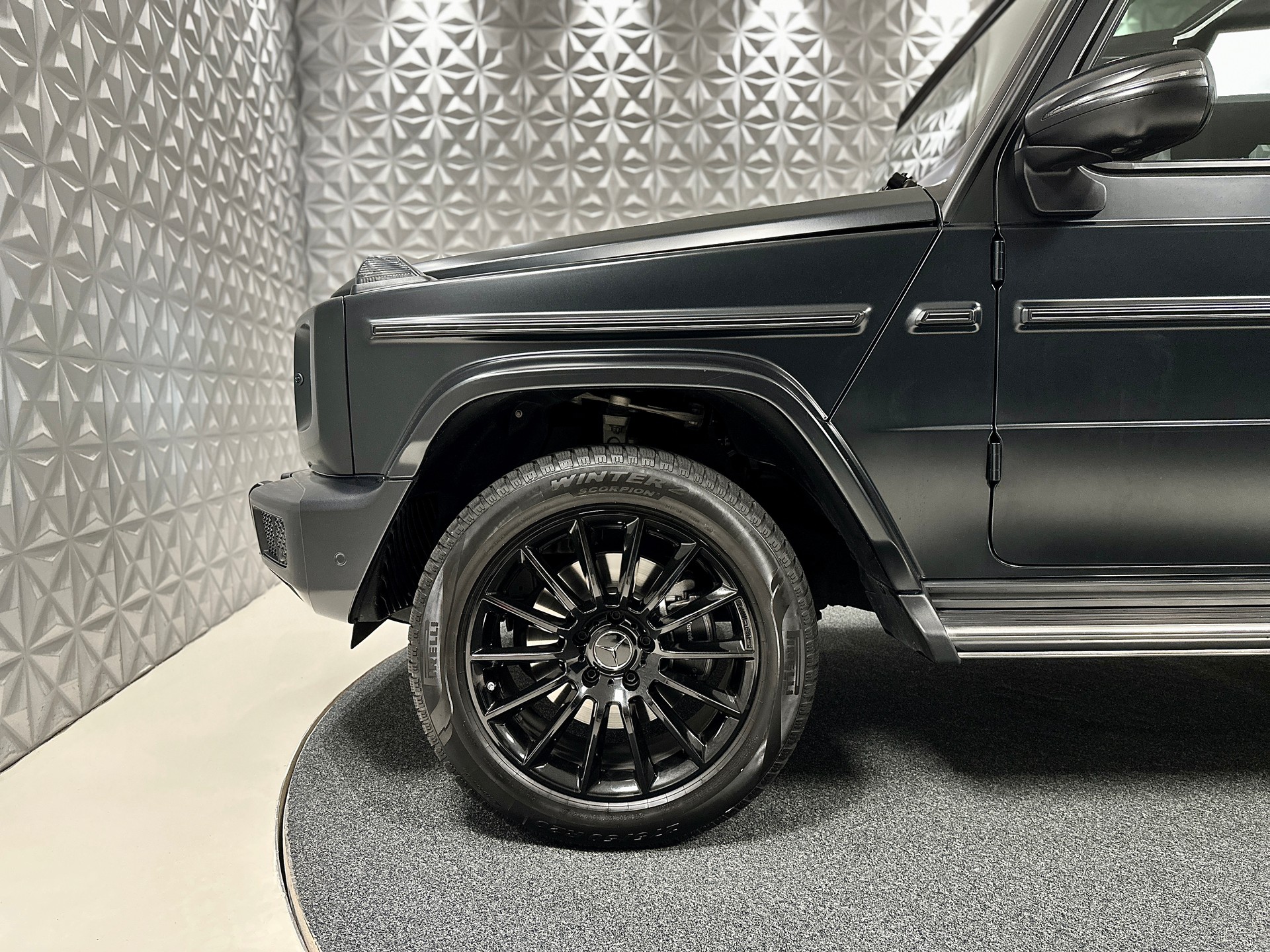 MERCEDES-BENZ G 400 d AMG Line 9G-Tronic-image-9