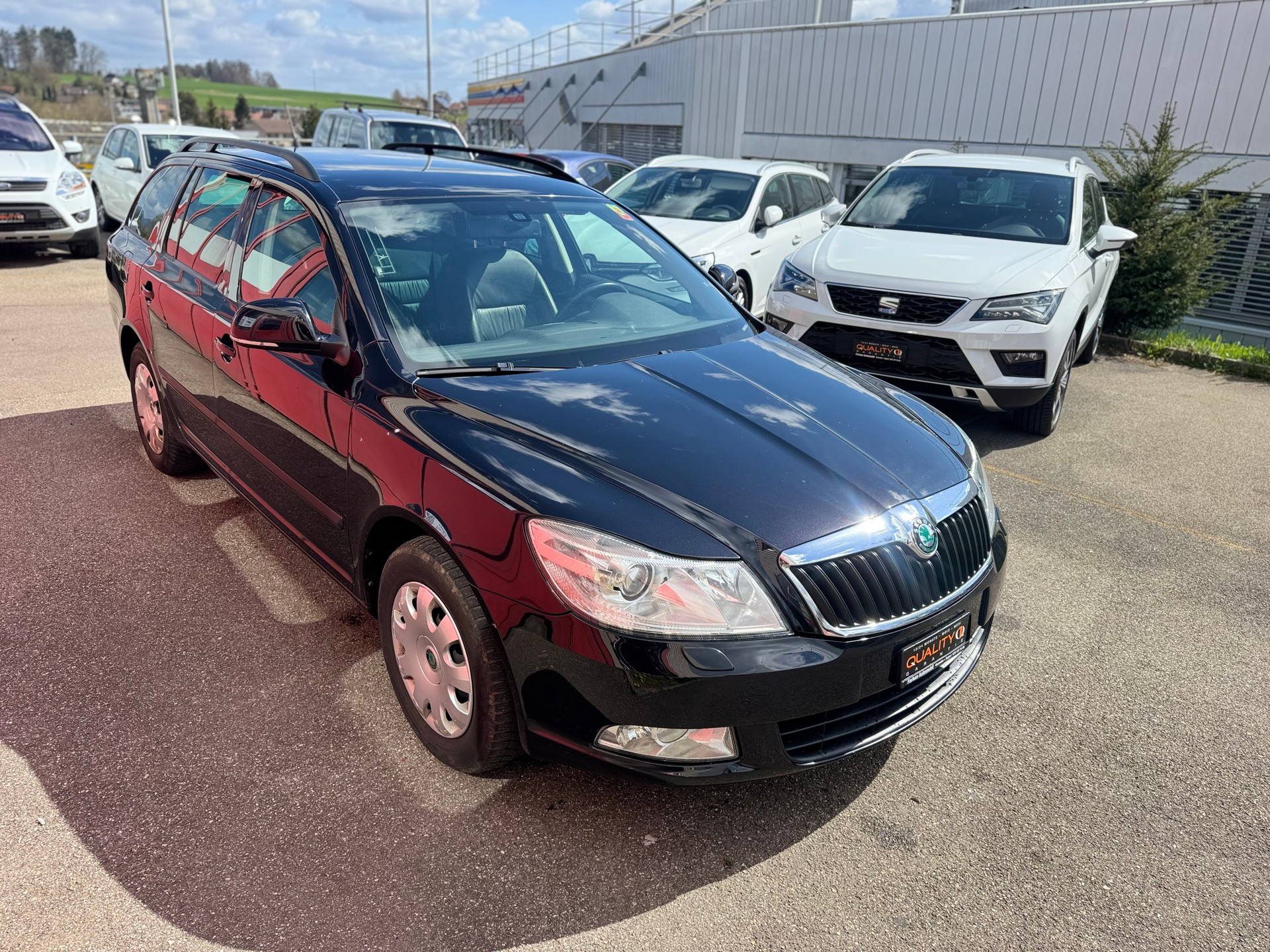 SKODA Octavia Combi 1.6 TDI Elegance DSG-image-2