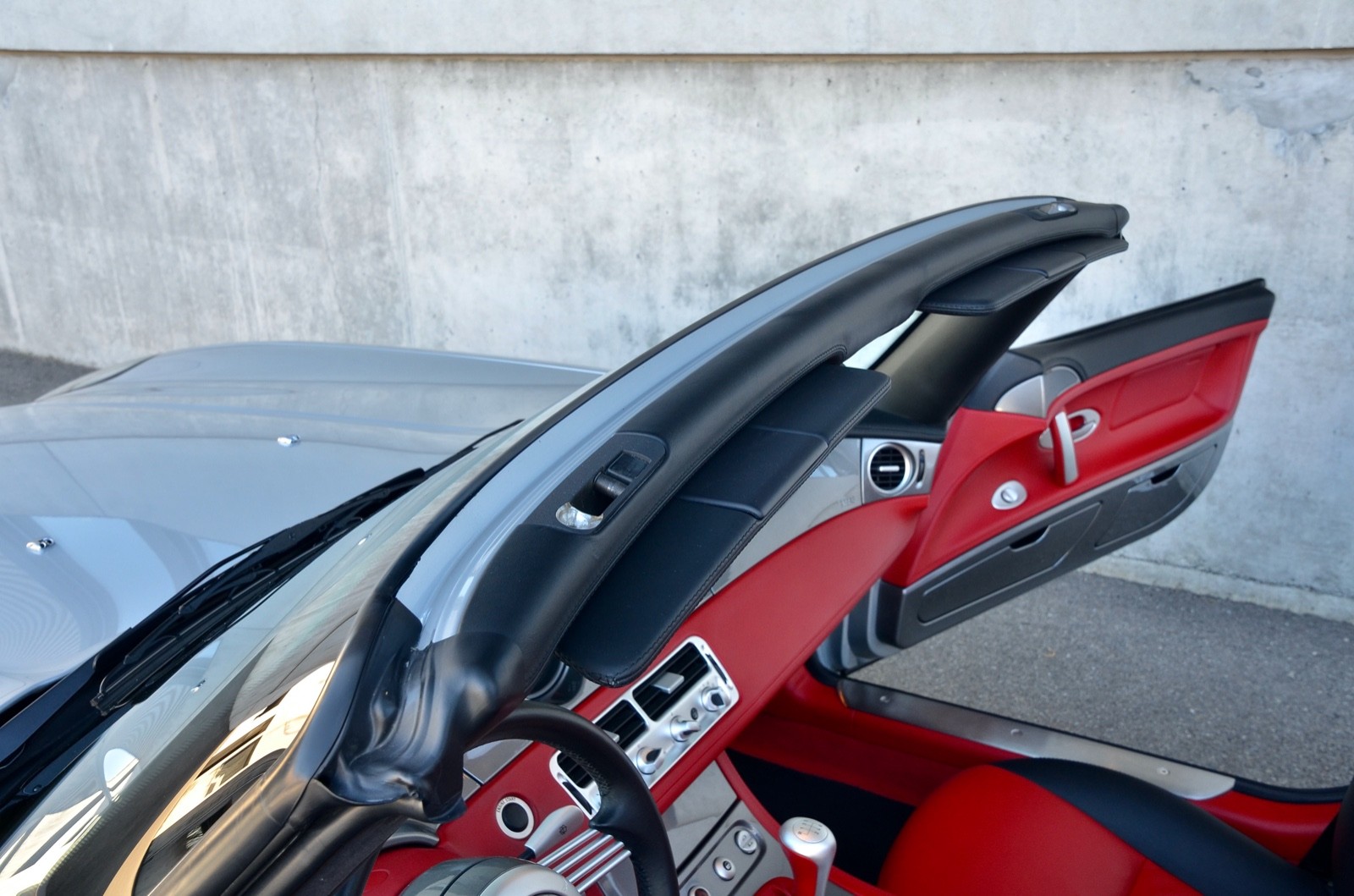 BMW Z8 Roadster-image-15