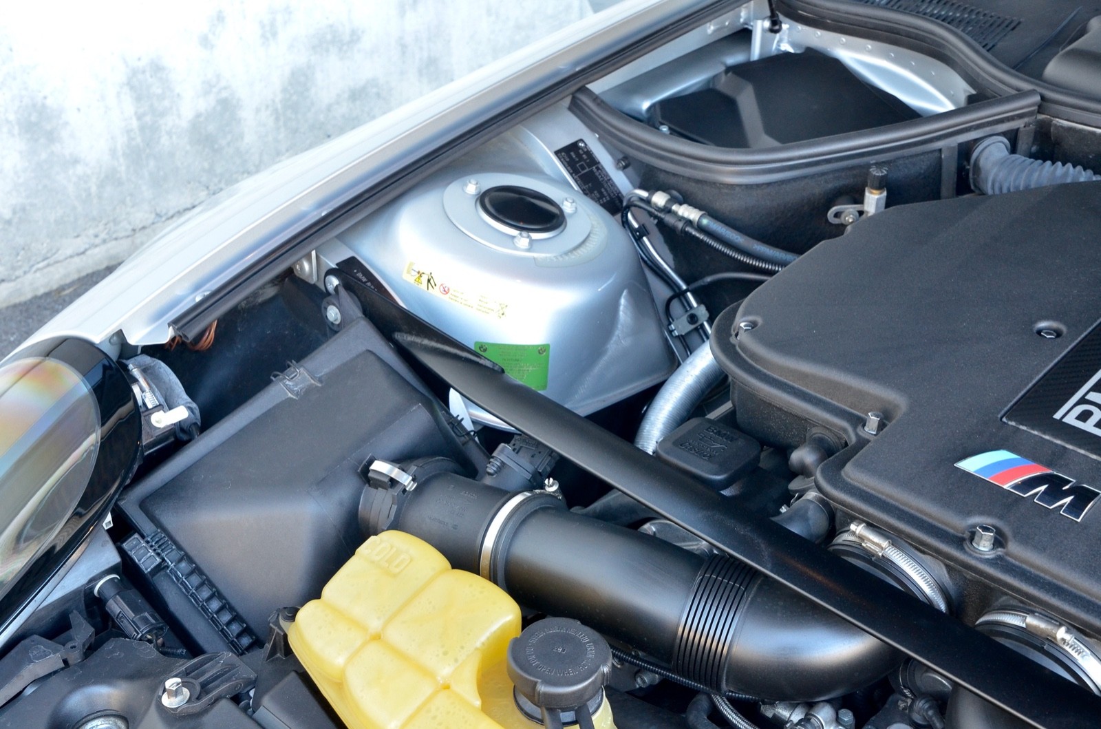 BMW Z8 Roadster-image-26