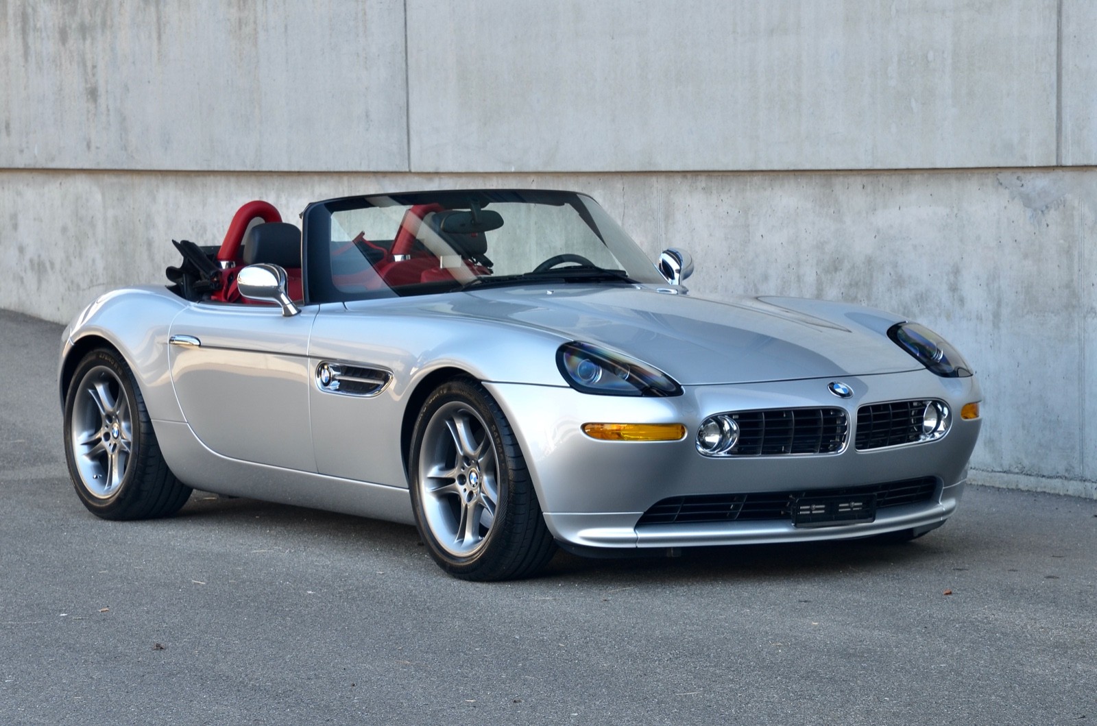 BMW Z8 Roadster-image-4