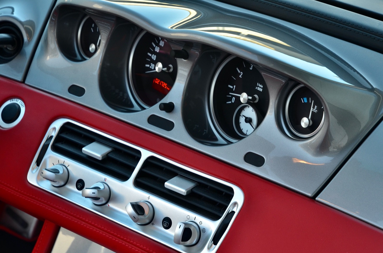 BMW Z8 Roadster-image-8