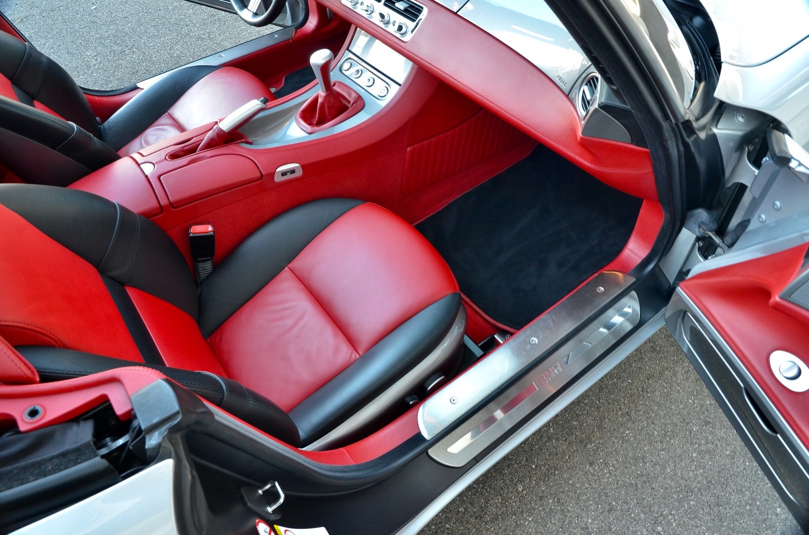 BMW Z8 Roadster-image-10